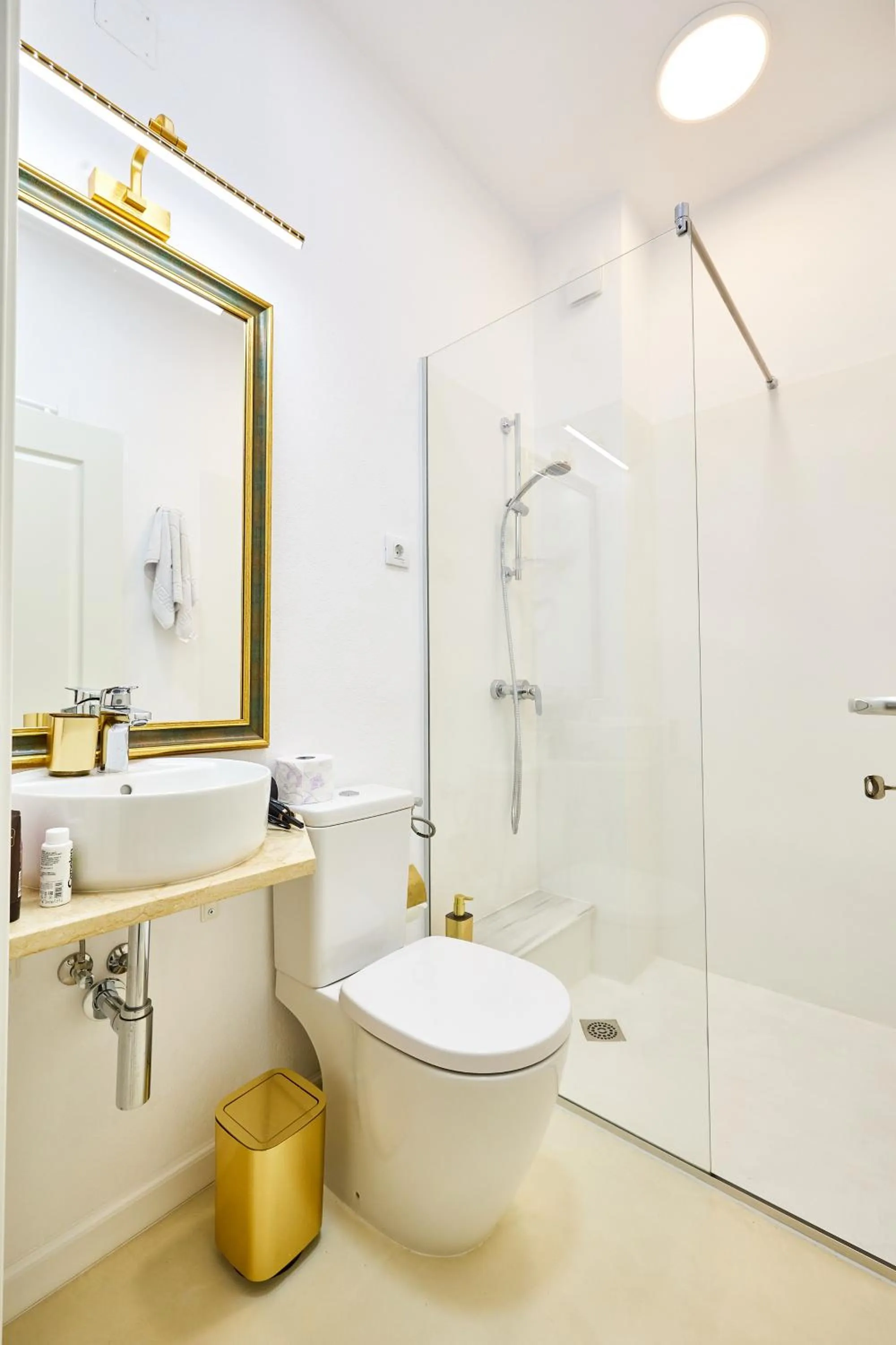 Shower in Carol Park View