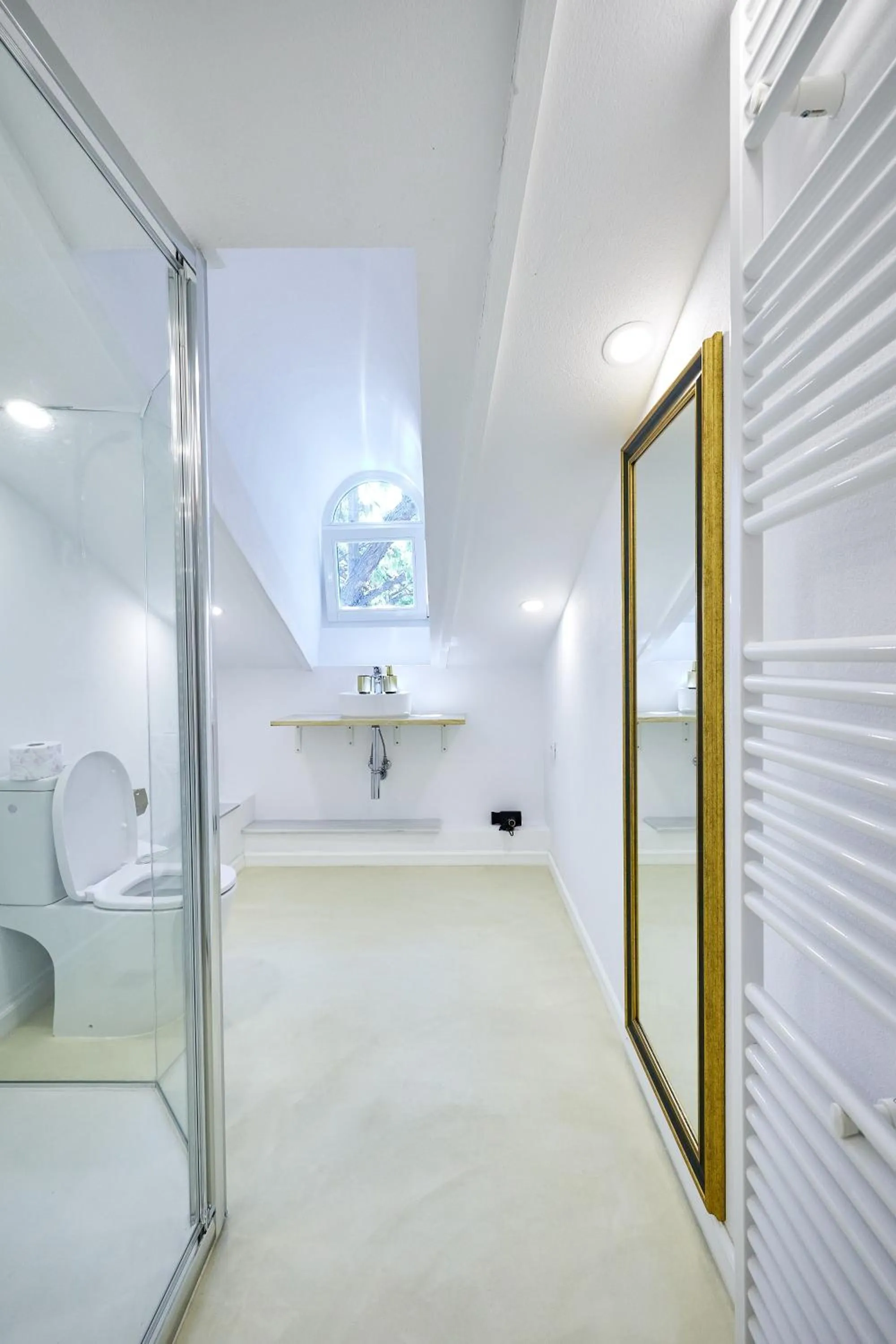 Shower in Carol Park View