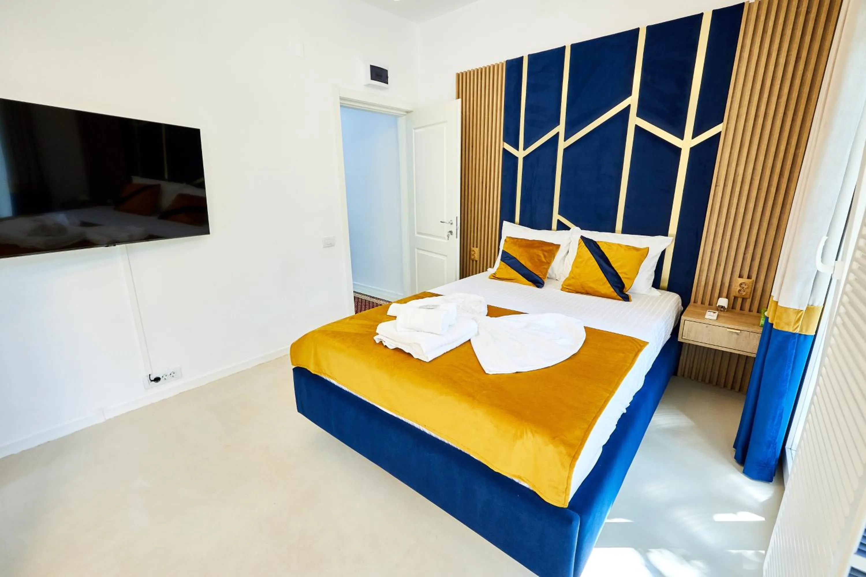 Photo of the whole room, Bed in Carol Park View