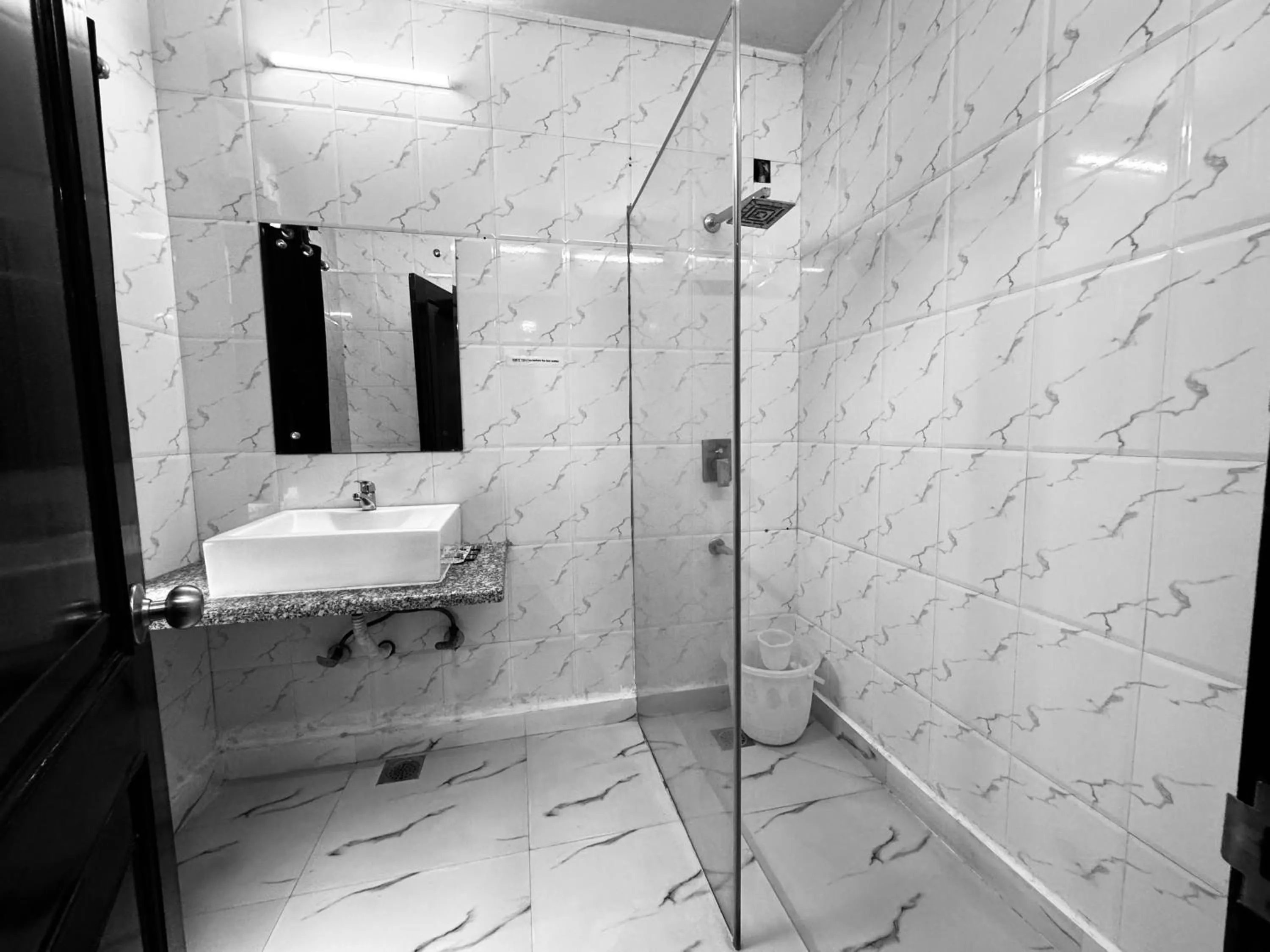 Bathroom in Hotel Radiance