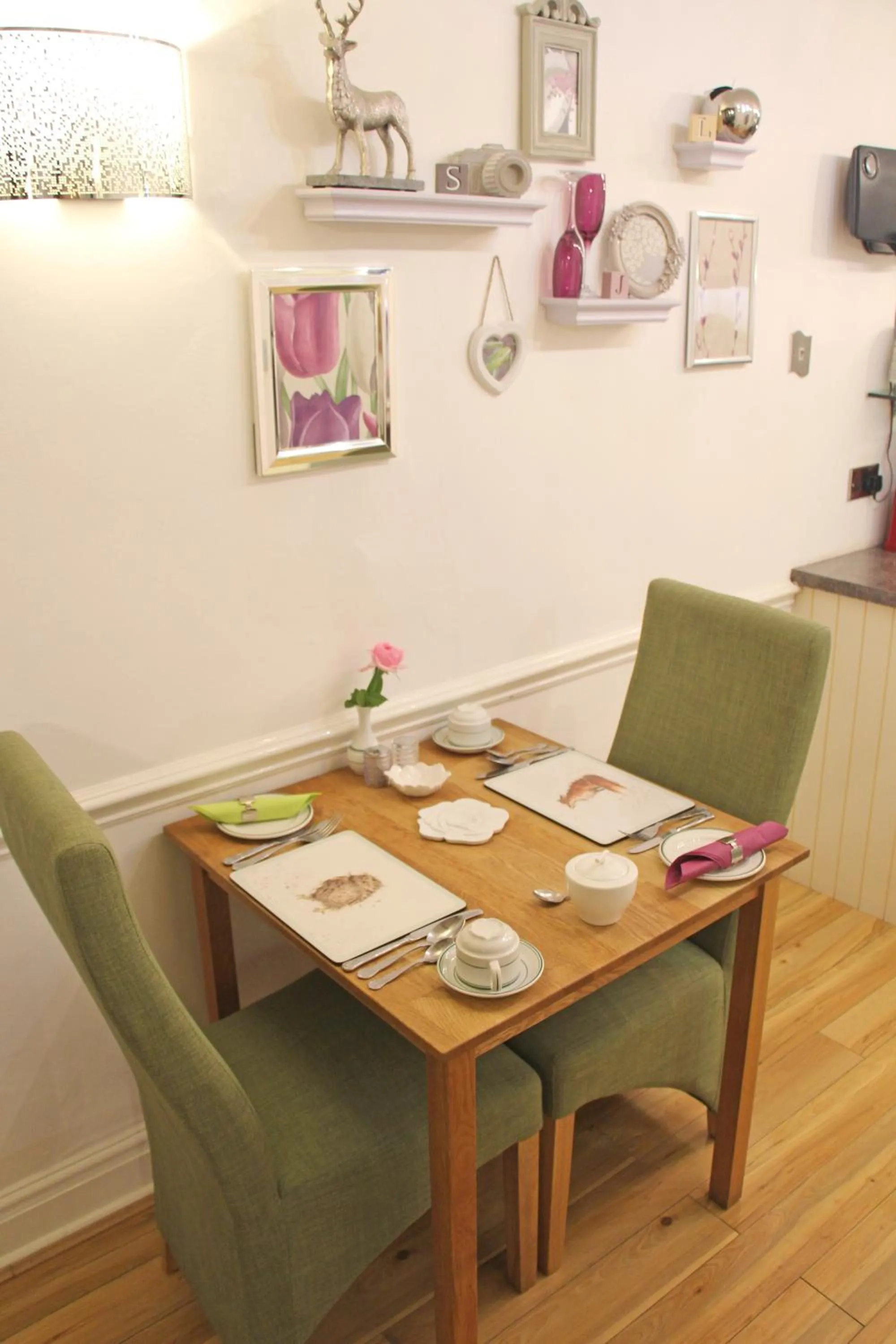 Restaurant/places to eat in St John's Lodge Guest House incl off-site leisure club