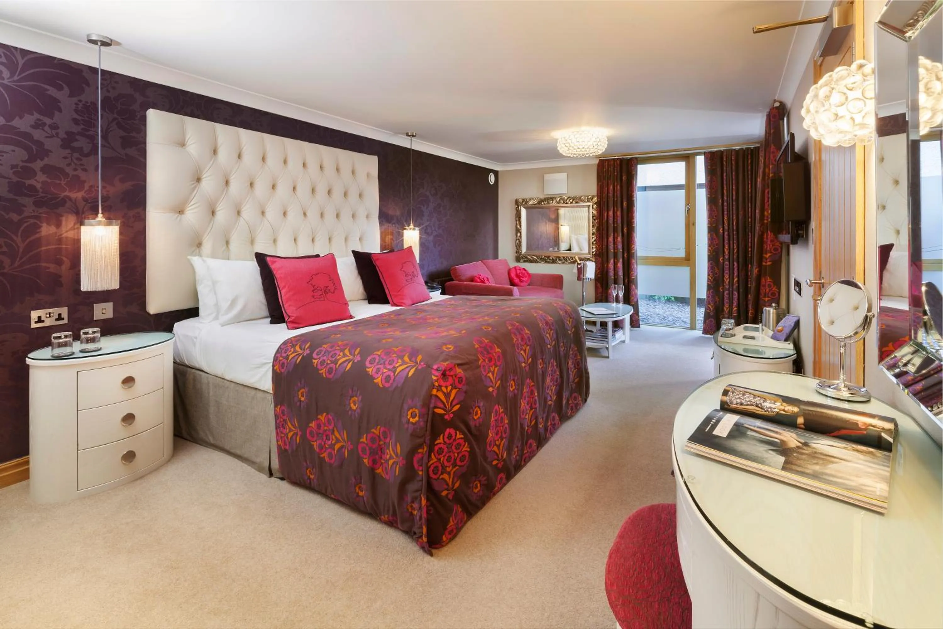 Bedroom, Bed in Cedar Manor