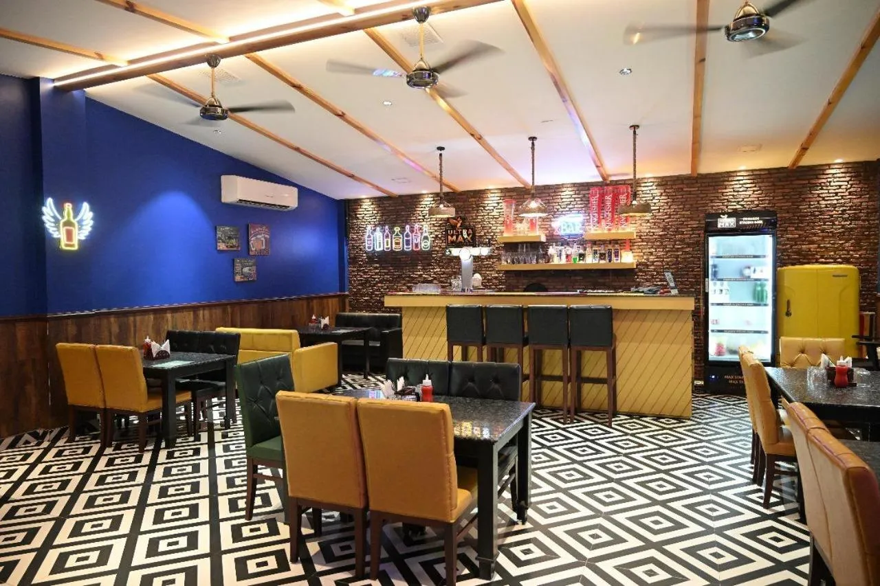 Restaurant/places to eat in Hotel Golden Fern