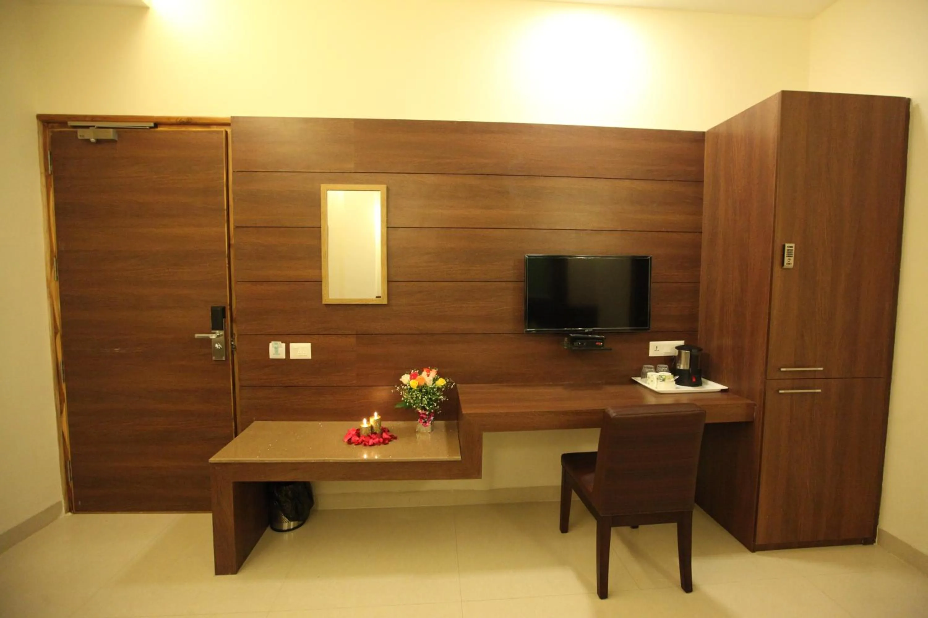 TV and multimedia in Hotel Golden Fern
