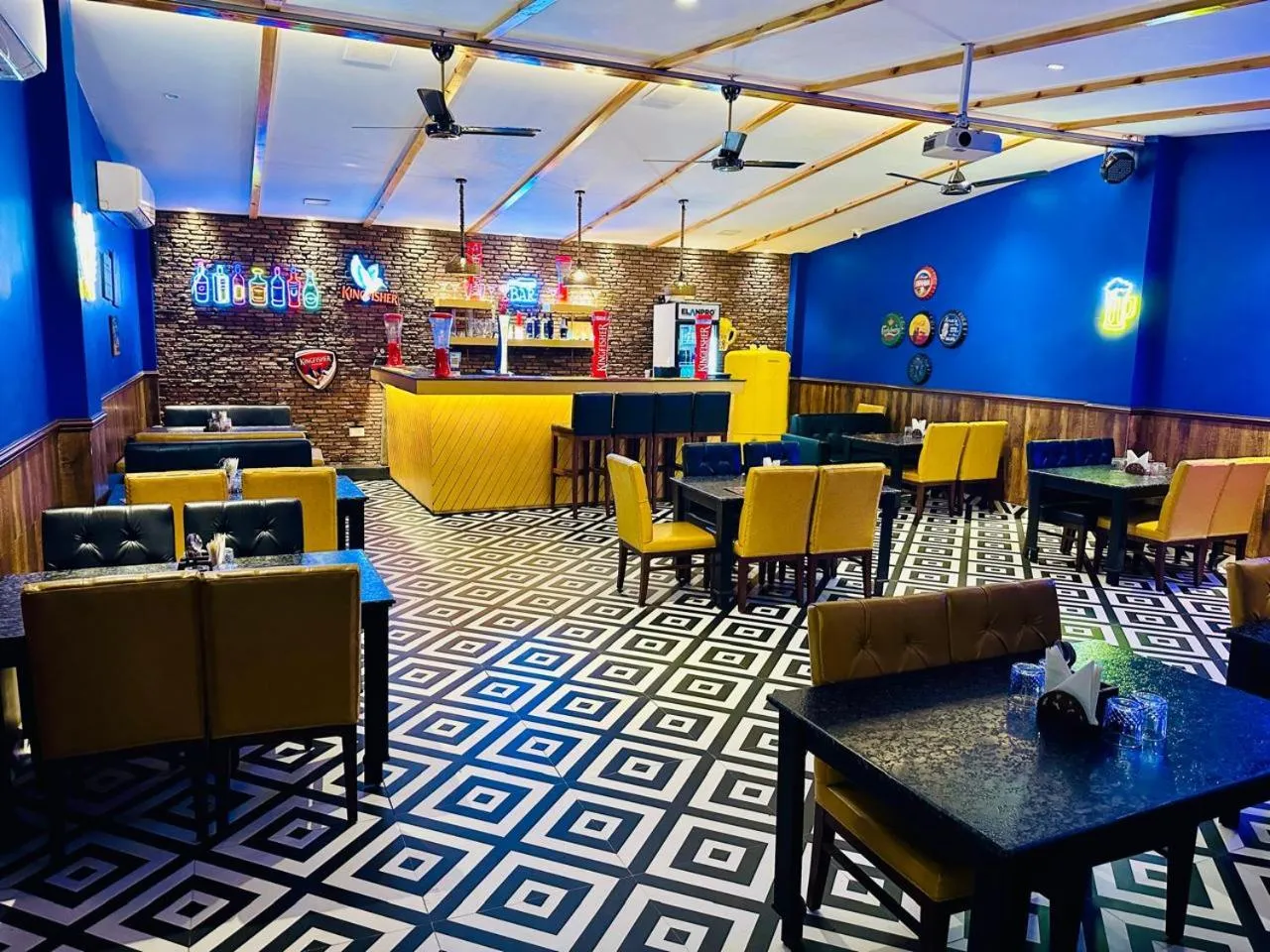 Restaurant/places to eat in Hotel Golden Fern