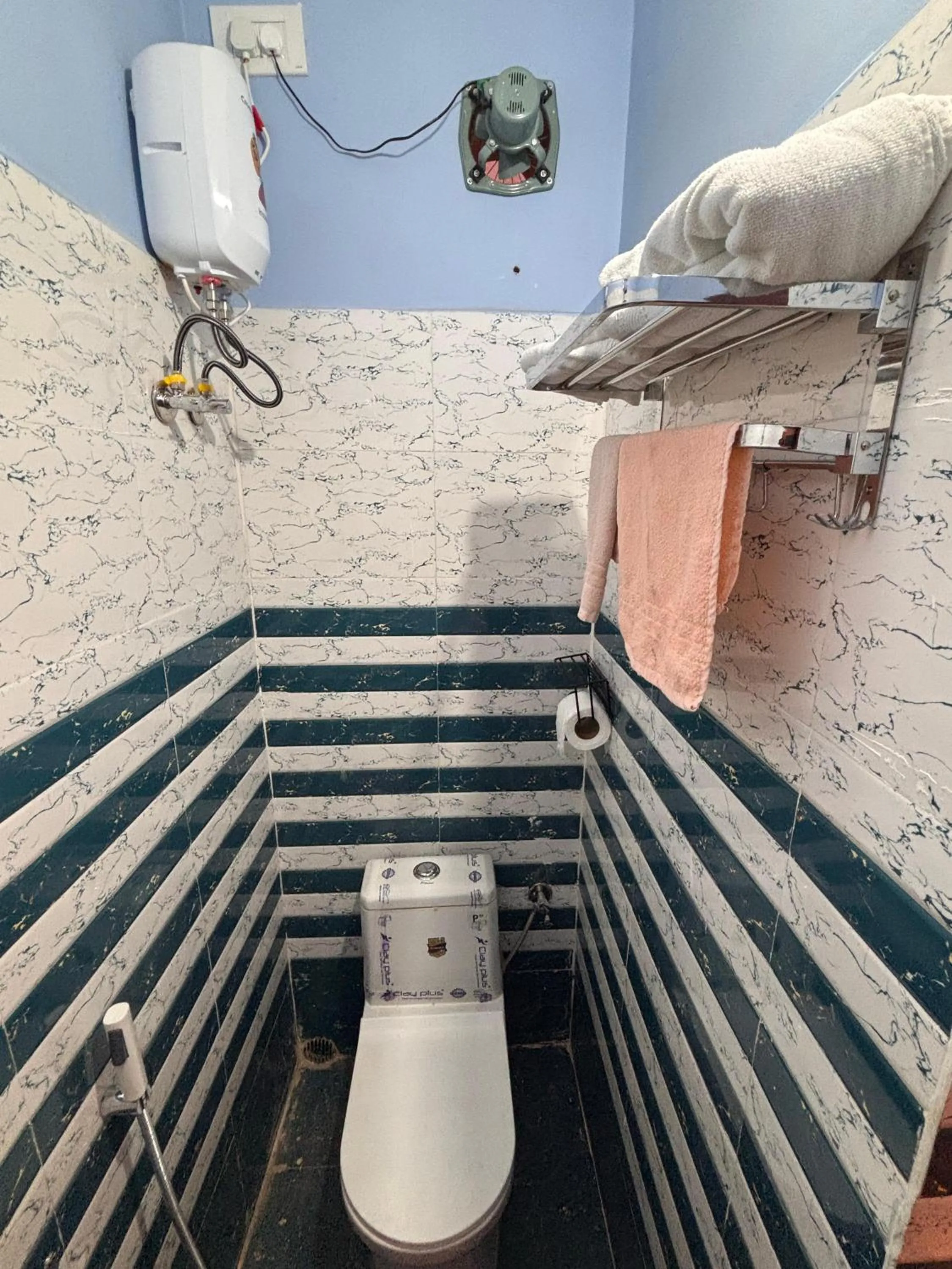 Bathroom in Dee Dash Inn