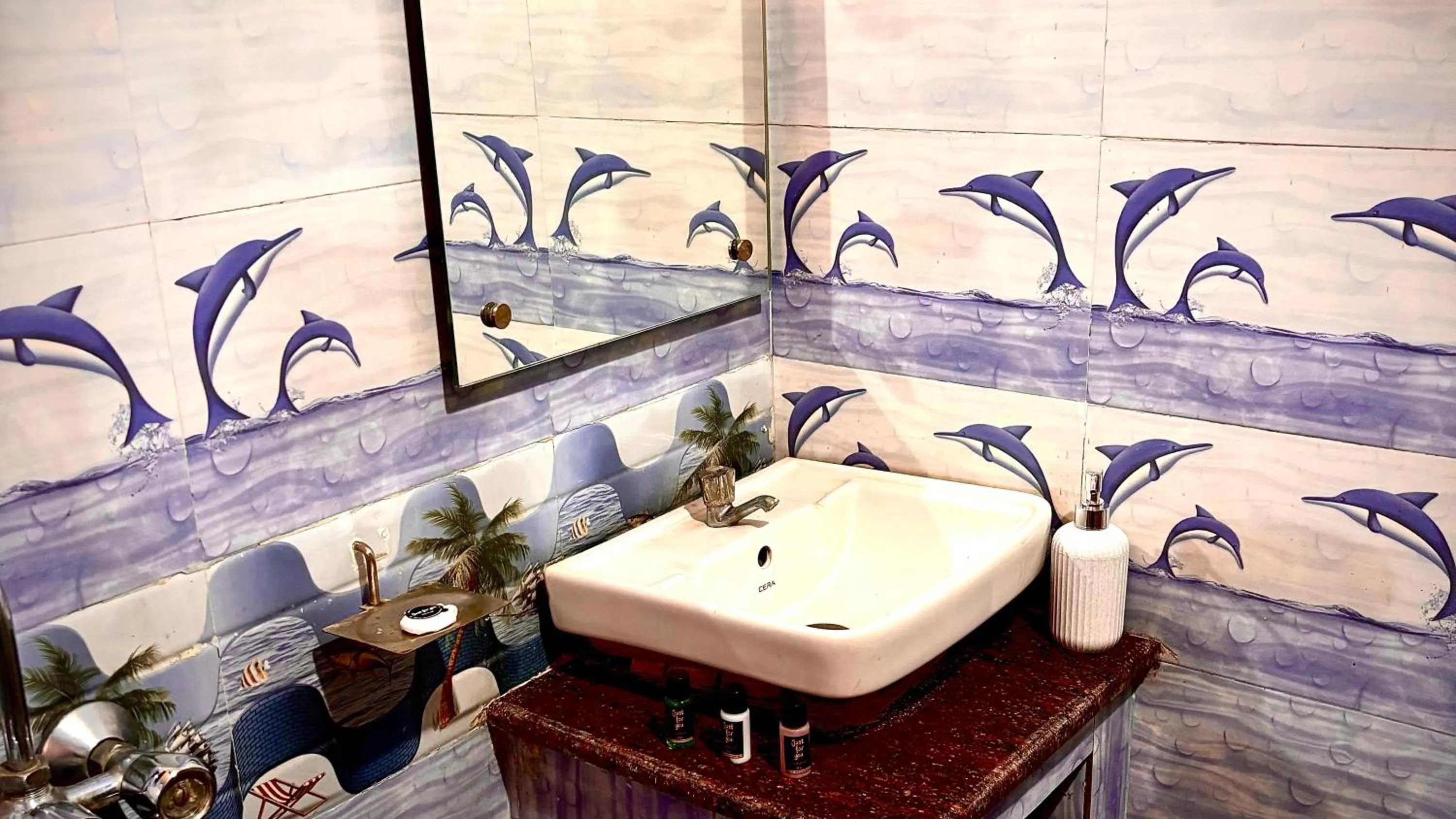 Bathroom in Dee Dash Inn