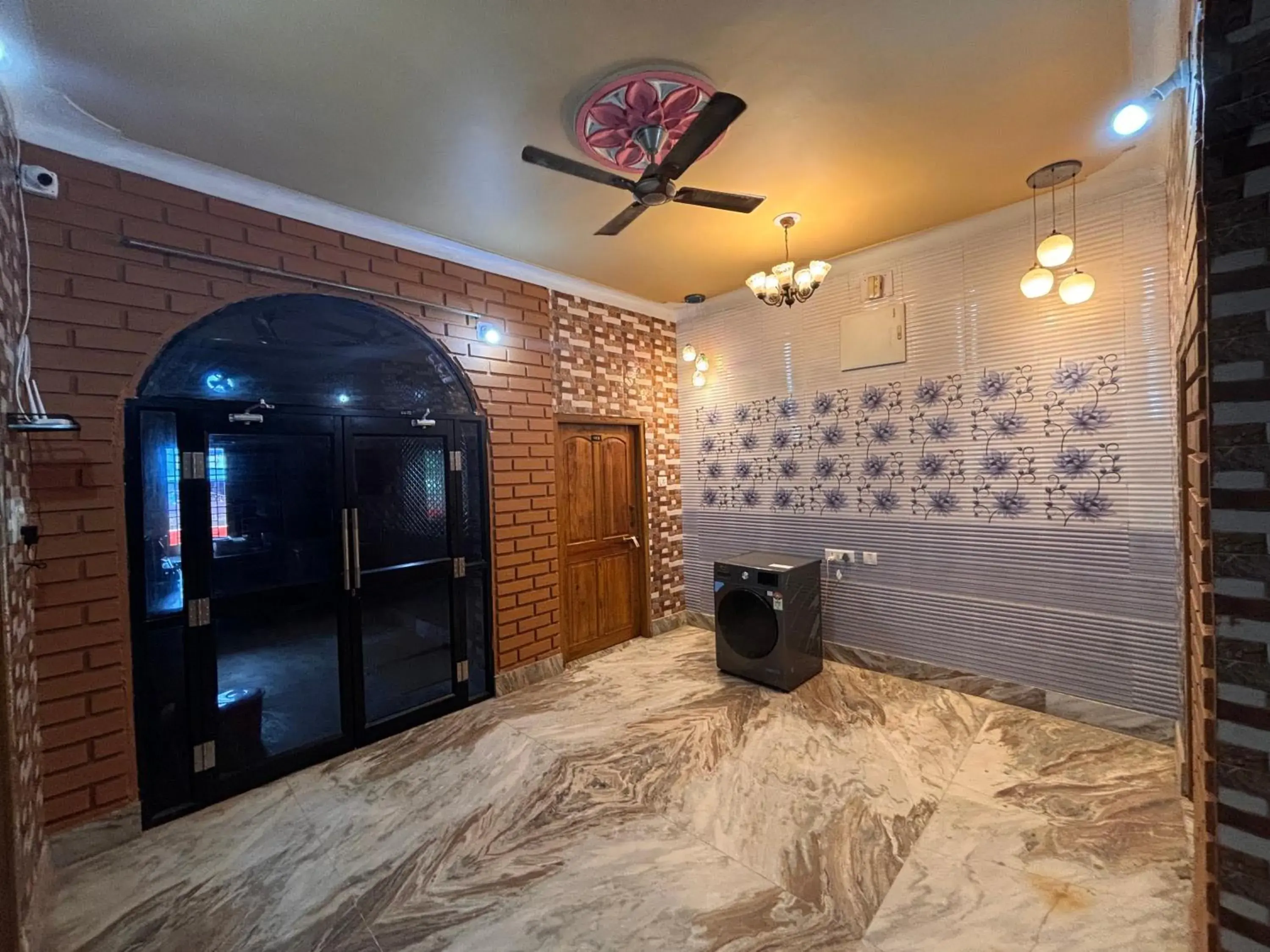 Property building in Dee Dash Inn Property building in Dee Dash Inn