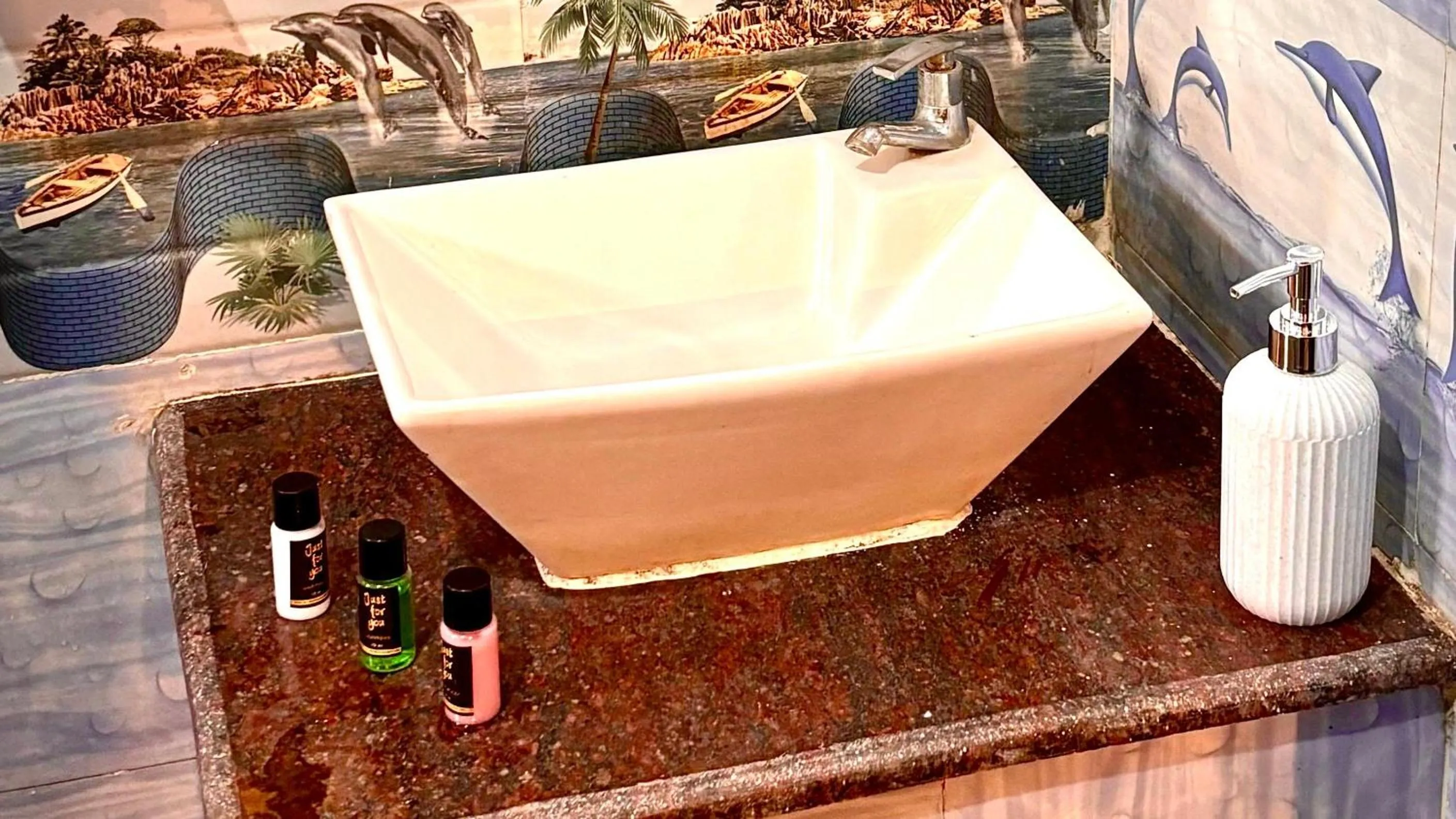 Bathroom in Dee Dash Inn