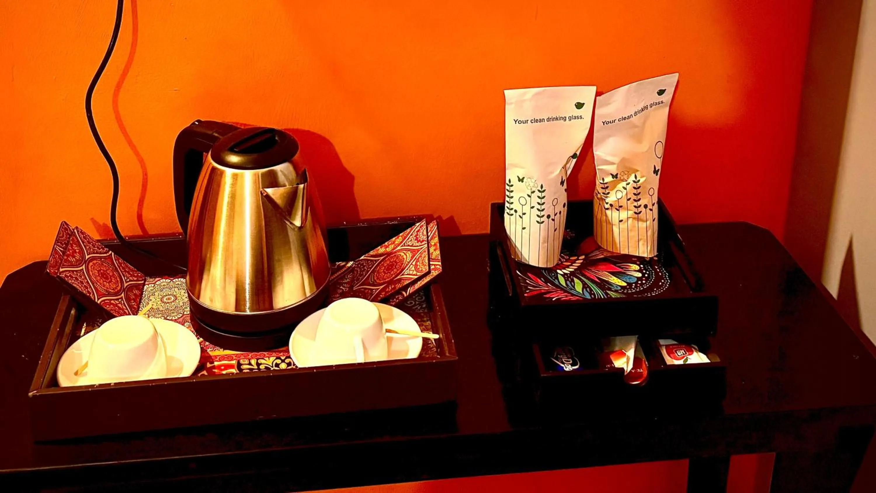 Coffee/tea facilities in Dee Dash Inn