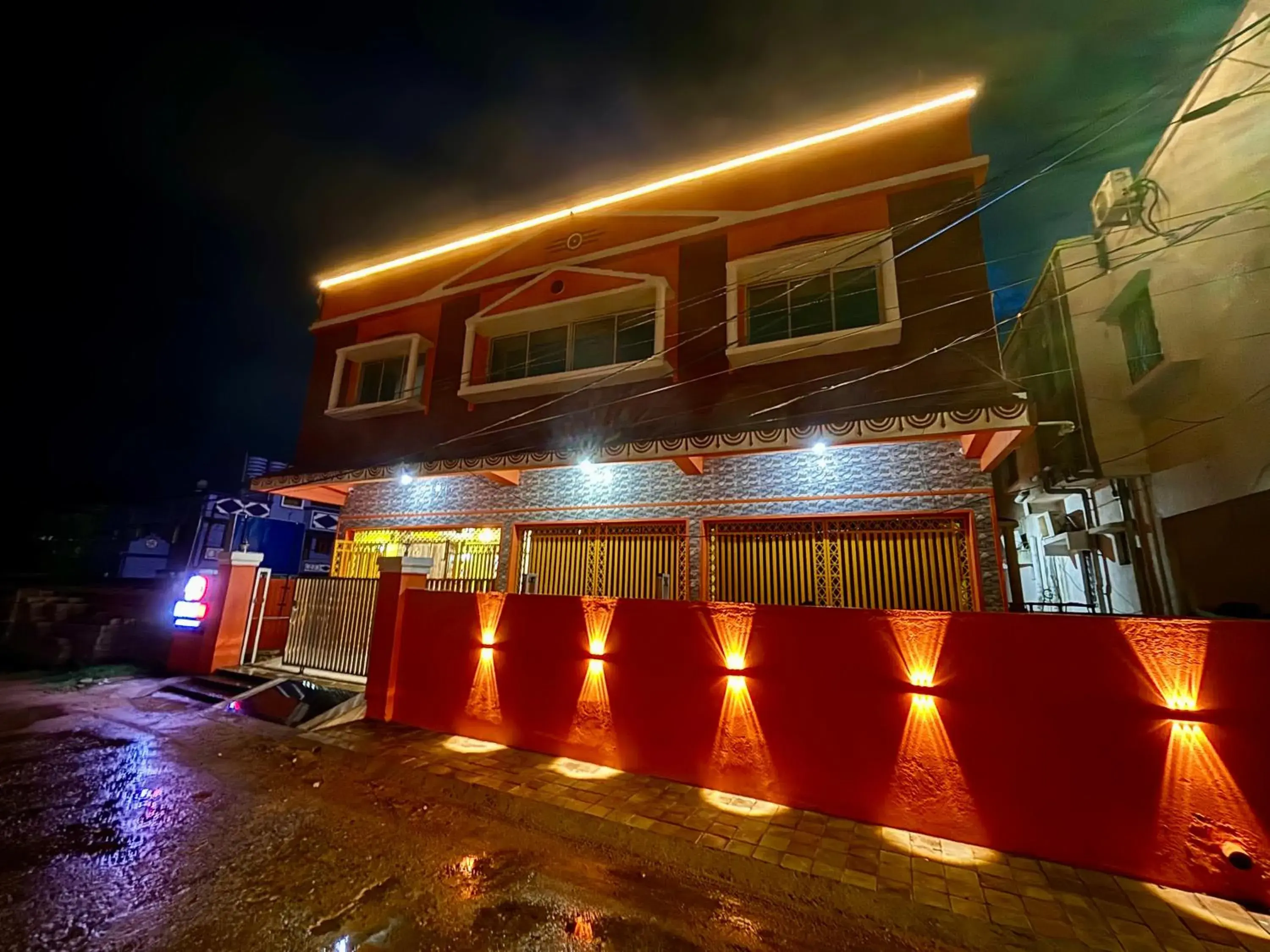 Property building in Dee Dash Inn Property building in Dee Dash Inn