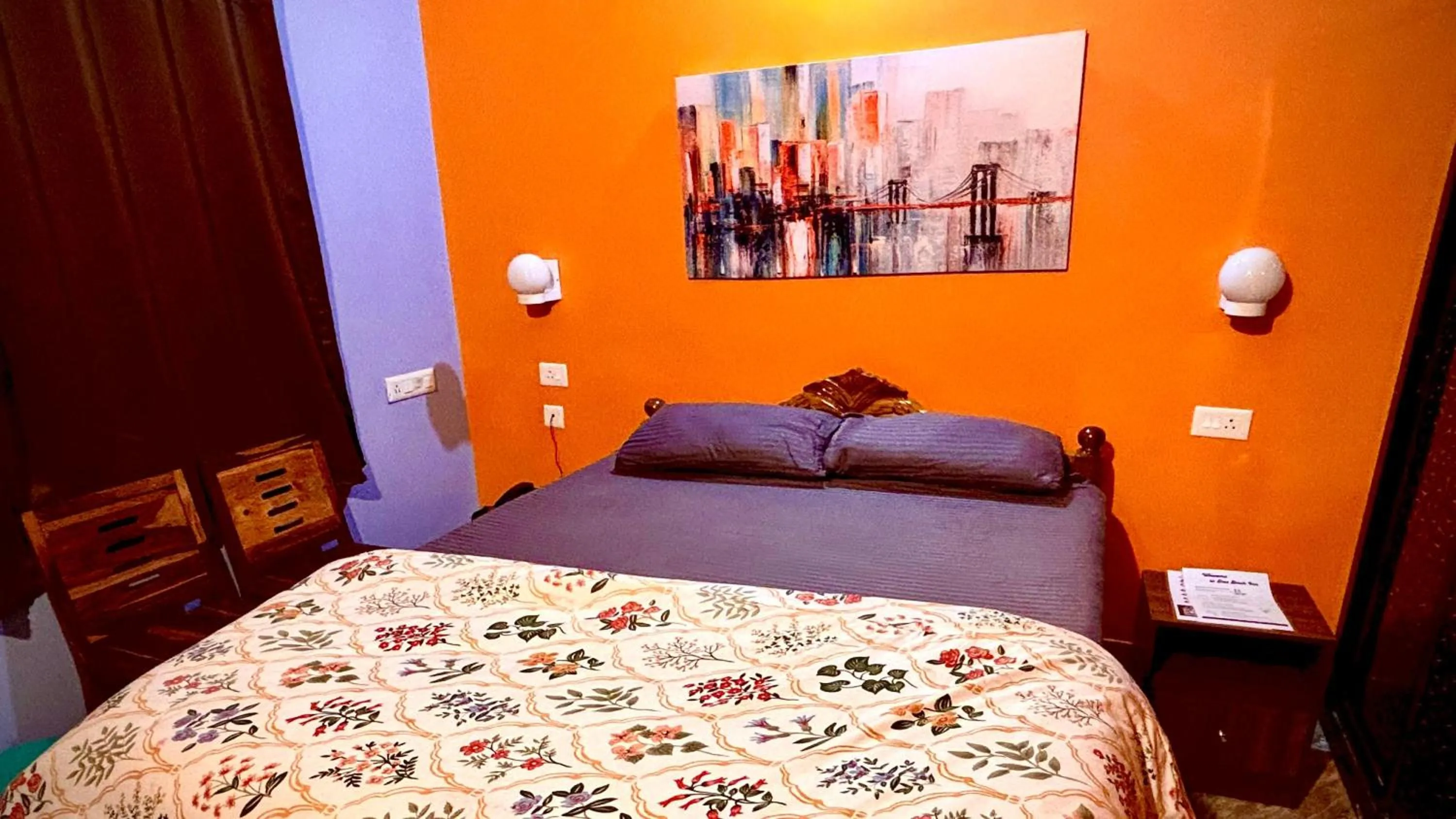 Bedroom, Bed in Dee Dash Inn