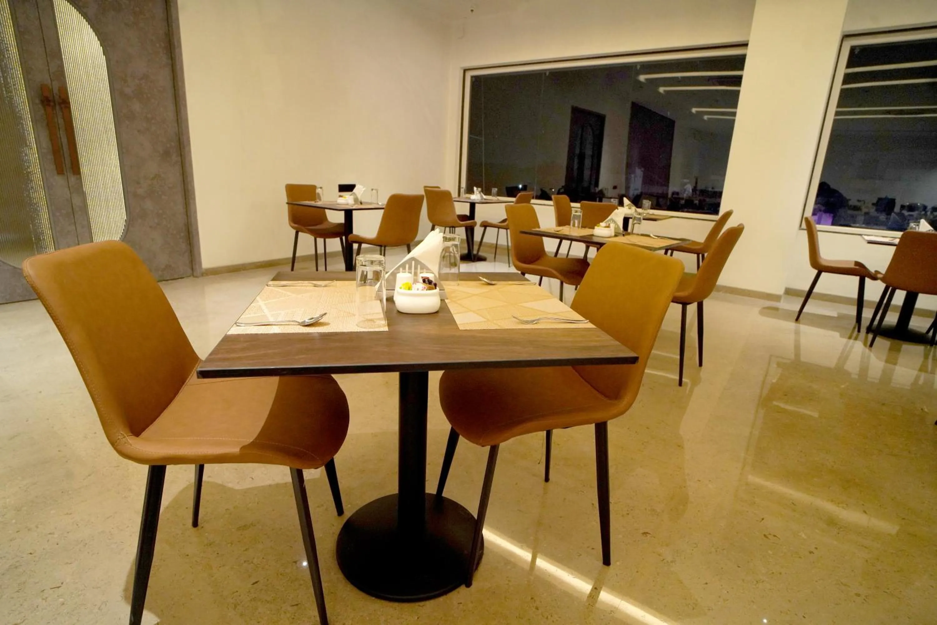 Restaurant/places to eat in Zip By Spree Hotels Nanded