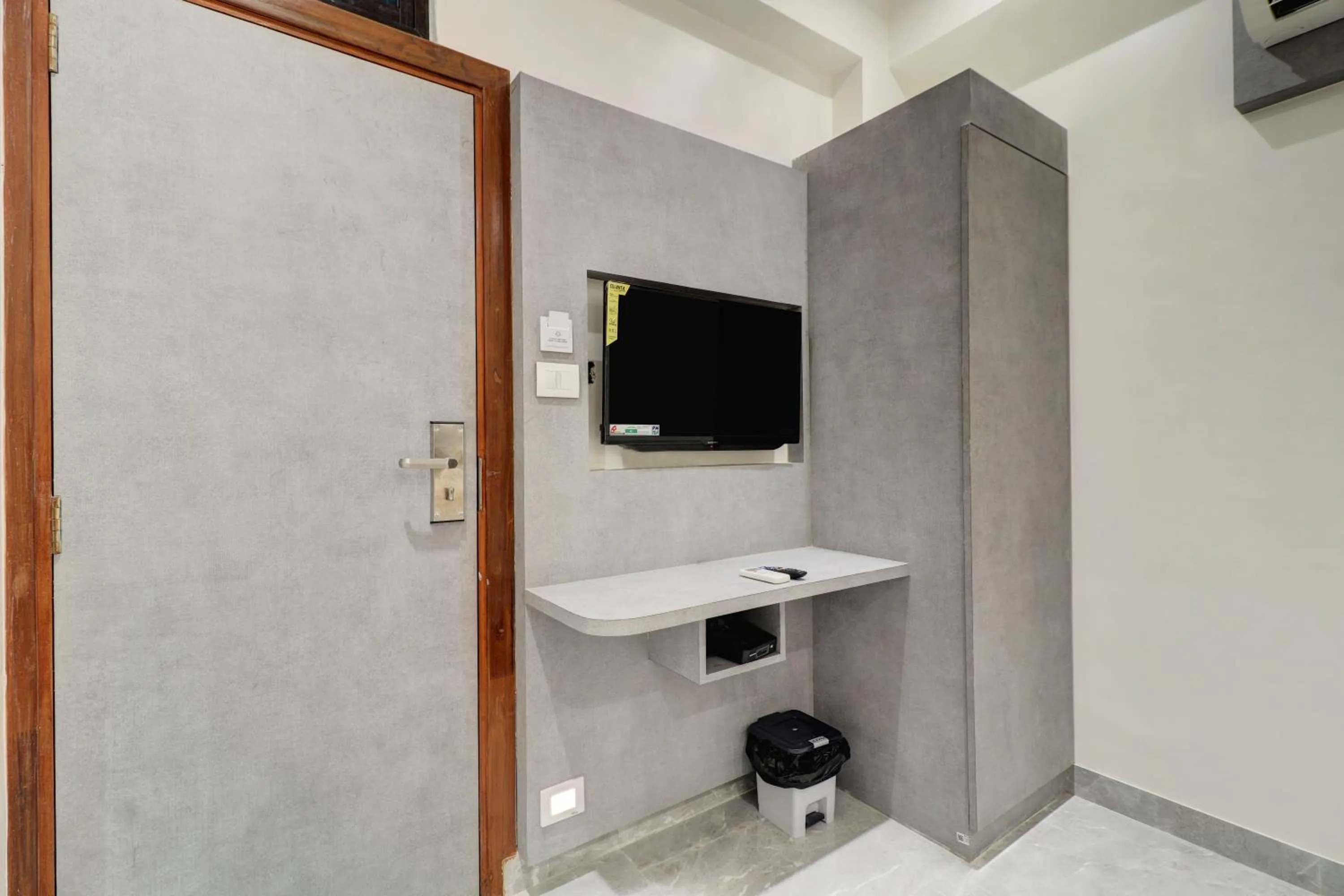 TV and multimedia in Hotel Enigma Inn