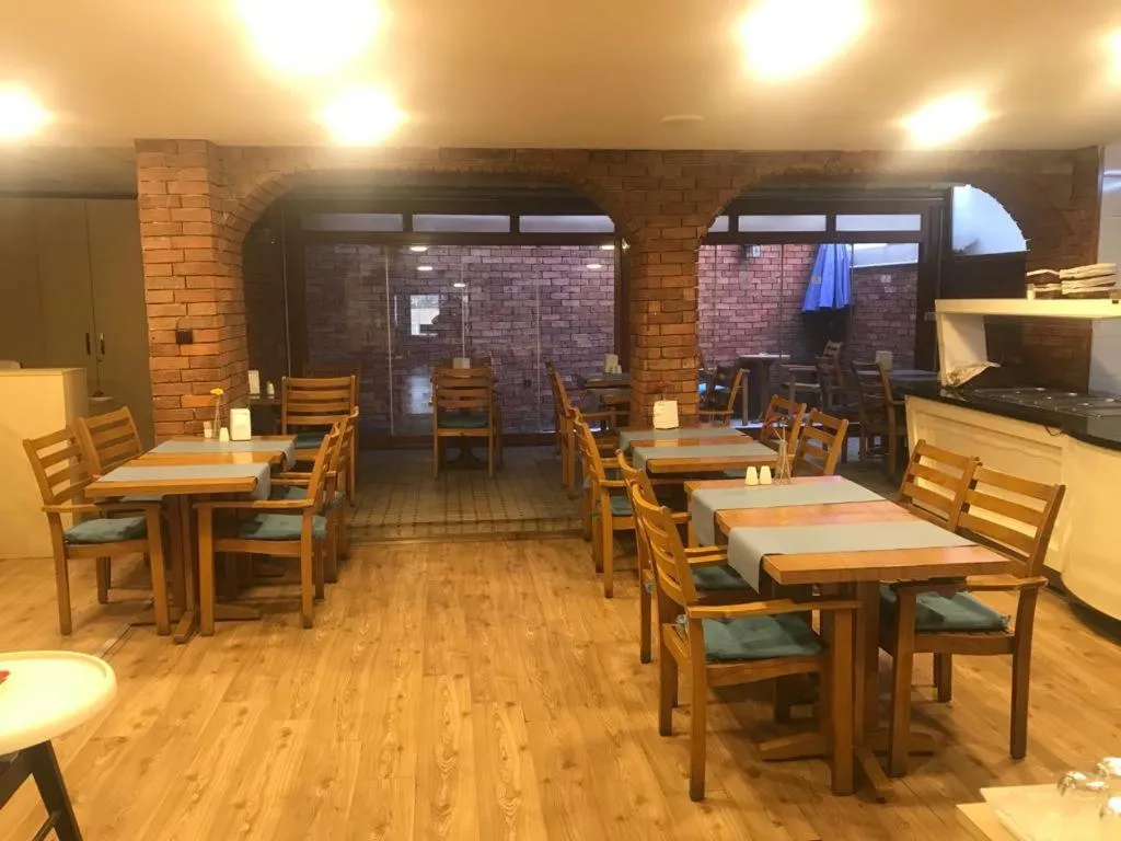 Restaurant/places to eat in Walk İn Hotels