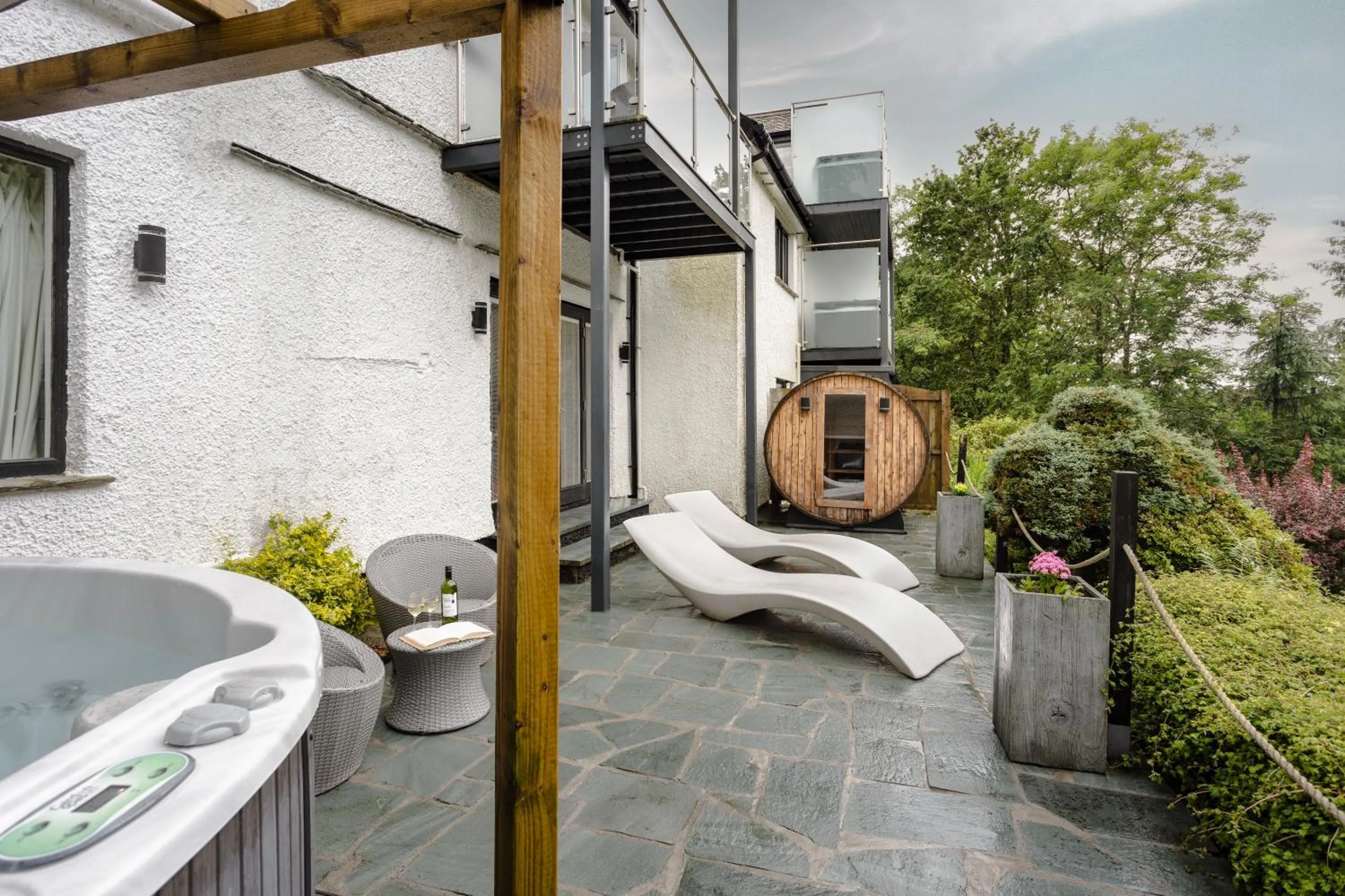 Aphrodites Group - Luxury Hot Tub Suites in Central Lake District!