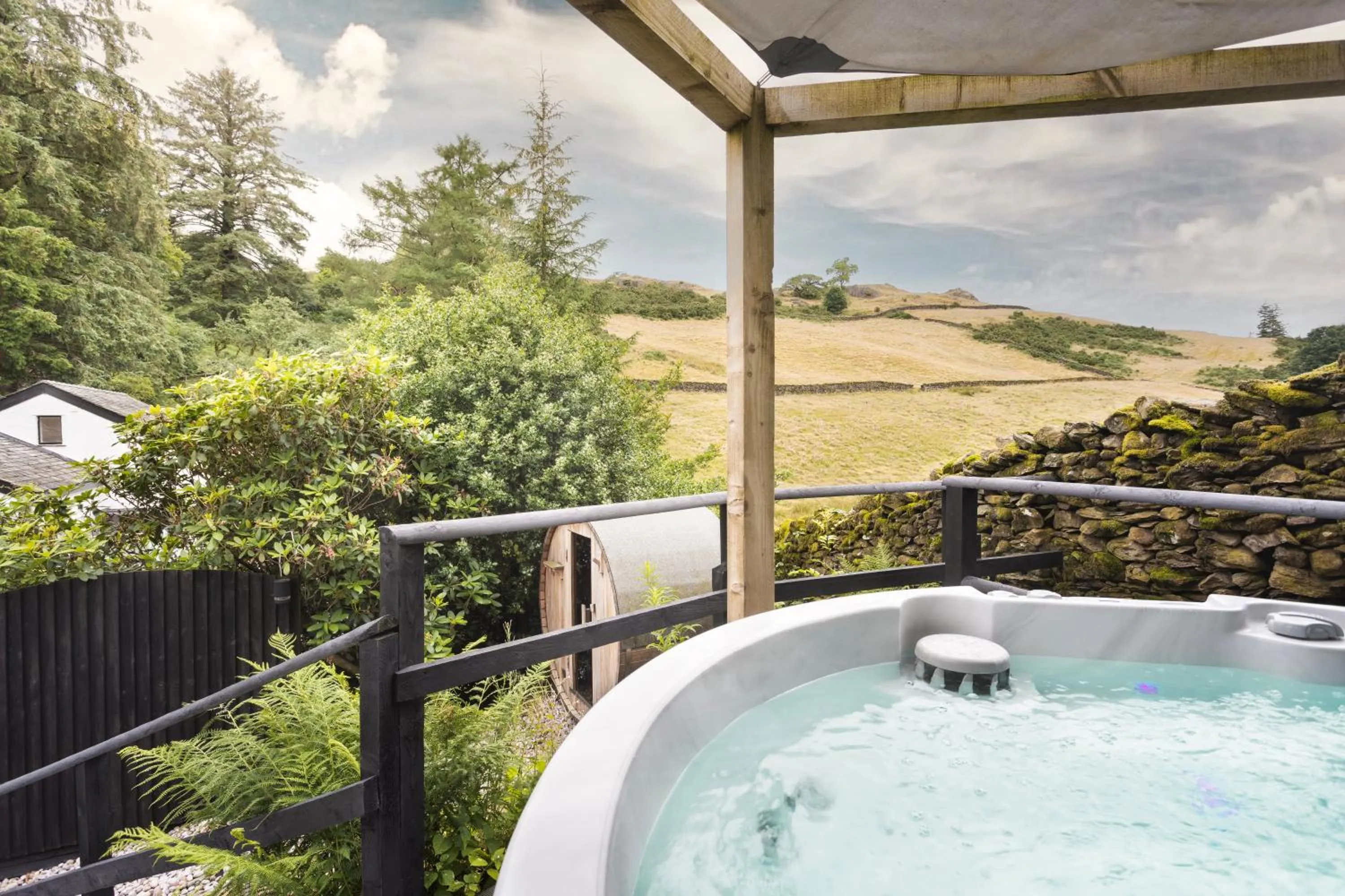 Aphrodites Group - Luxury Hot Tub Suites in Central Lake District!