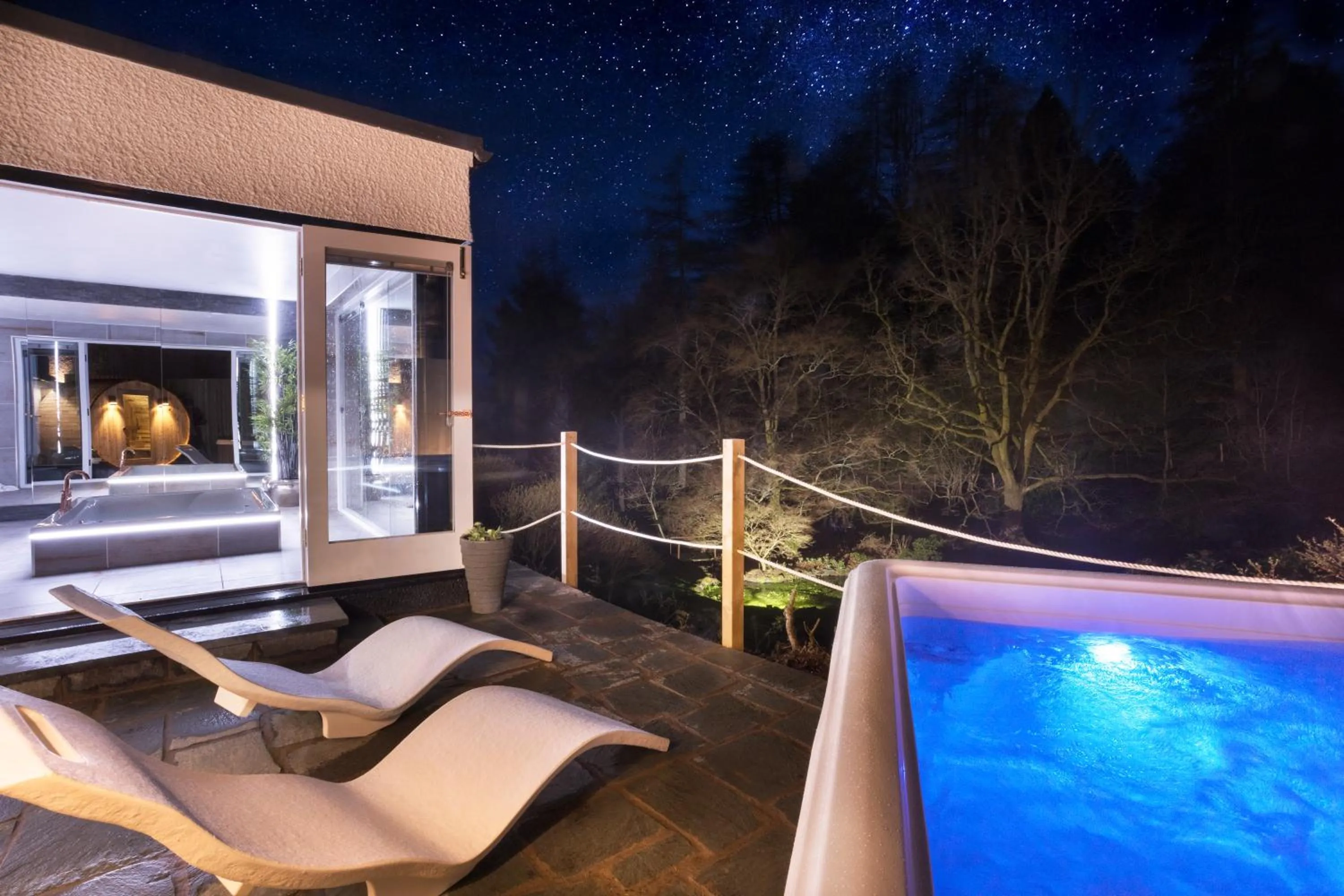Aphrodites Group - Luxury Hot Tub Suites in Central Lake District!