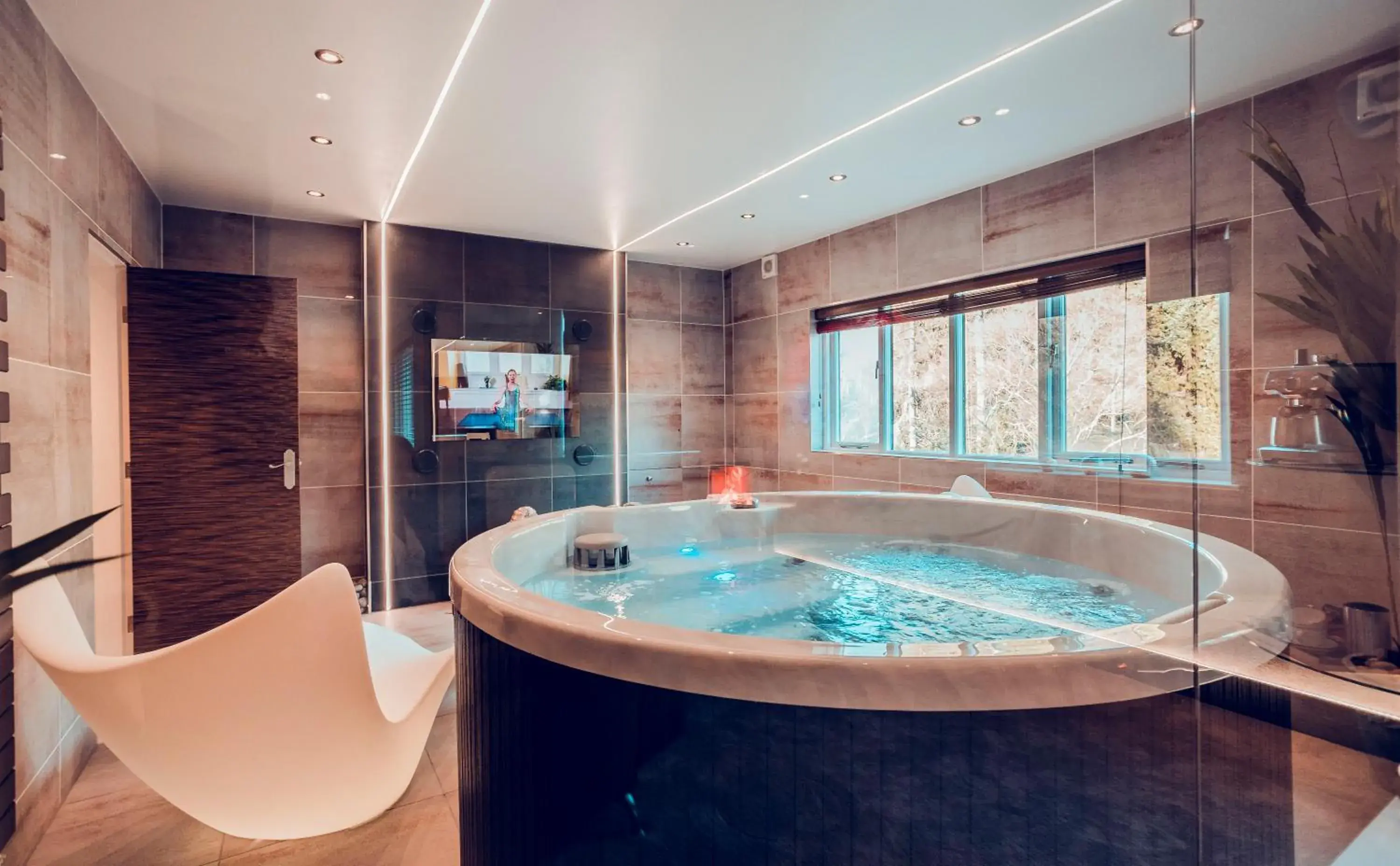 Suite with Hot Tub in Aphrodites Group - Luxury Hot Tub Suites in Central Lake District! Suite with Hot Tub in Aphrodites Group - Luxury Hot Tub Suites in Central Lake District!