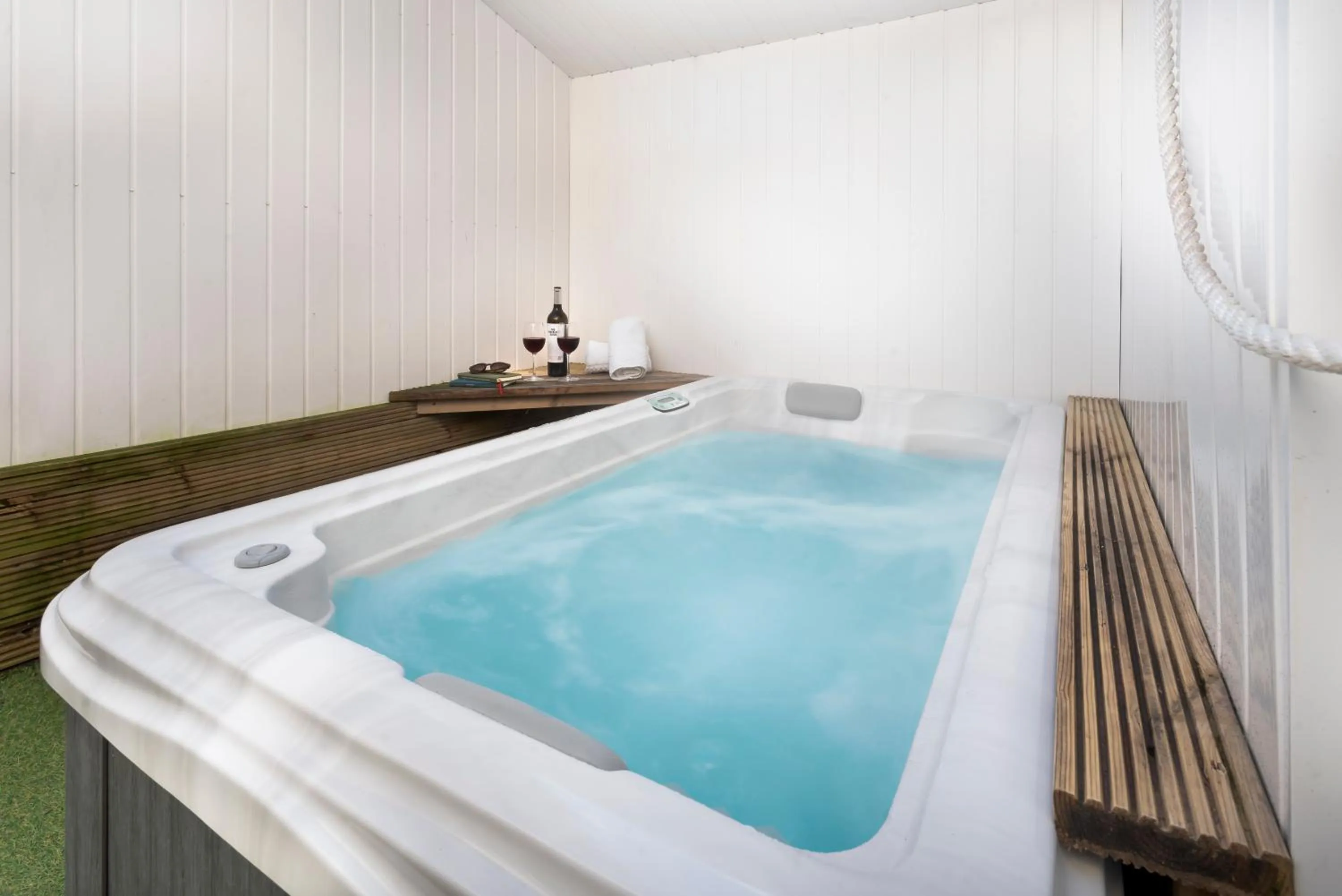 Aphrodites Group - Luxury Hot Tub Suites in Central Lake District!