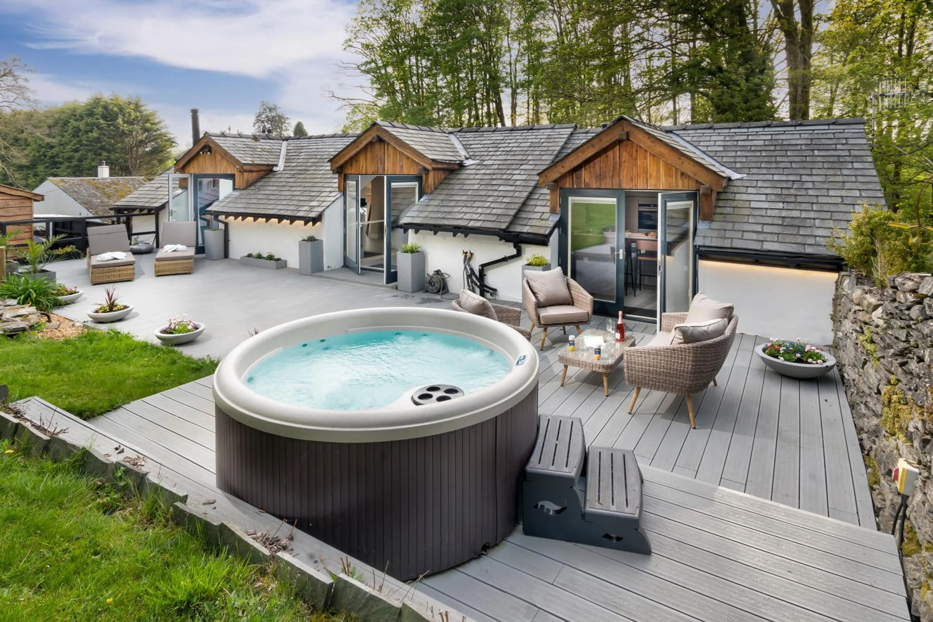 Aphrodites Group - Luxury Hot Tub Suites in Central Lake District!