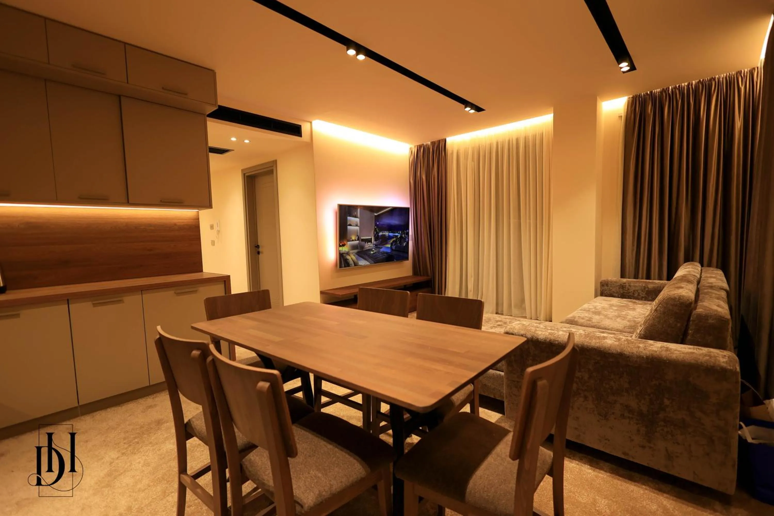 TV and multimedia in DeHa Rooms & Apartments