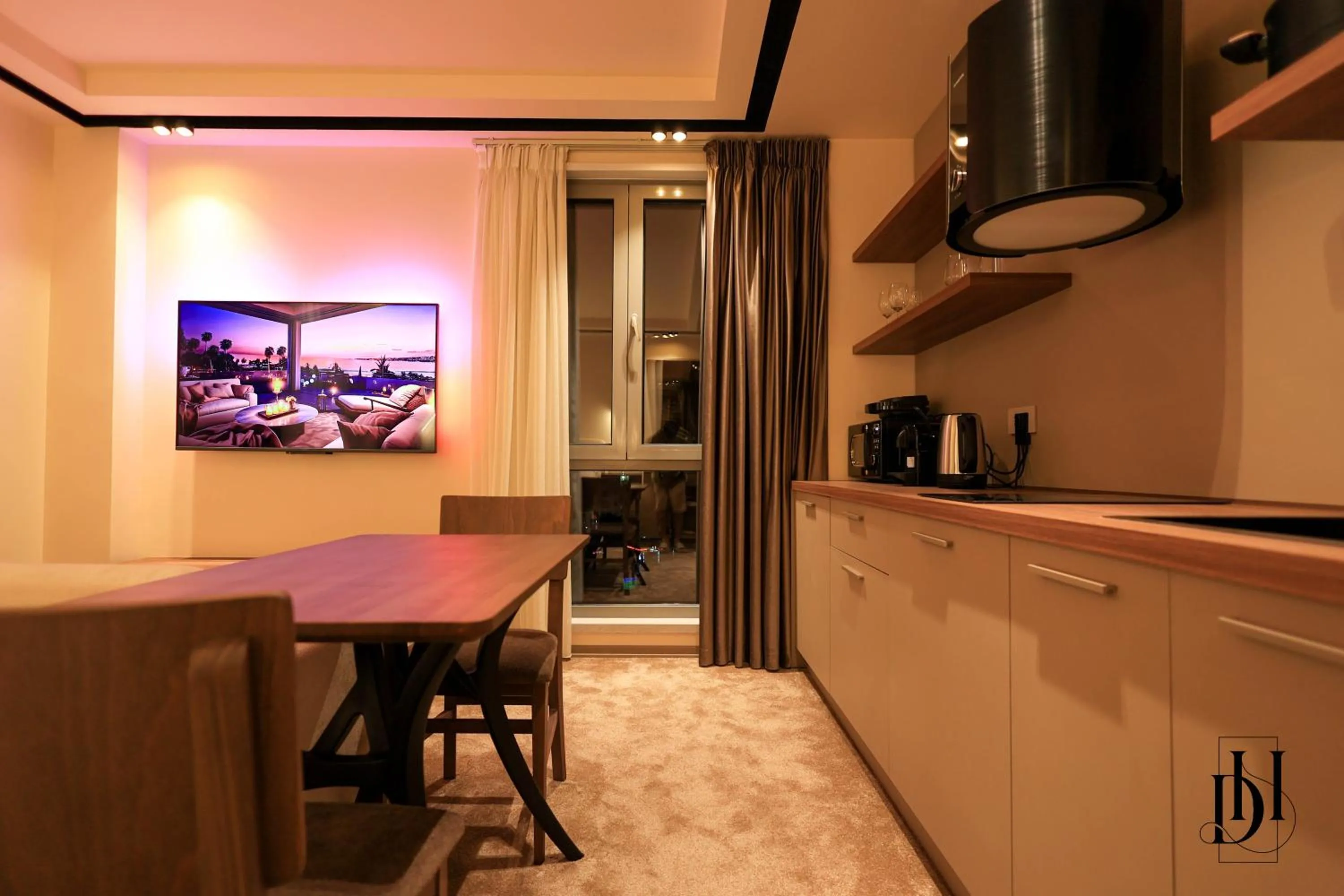 TV and multimedia in DeHa Rooms & Apartments