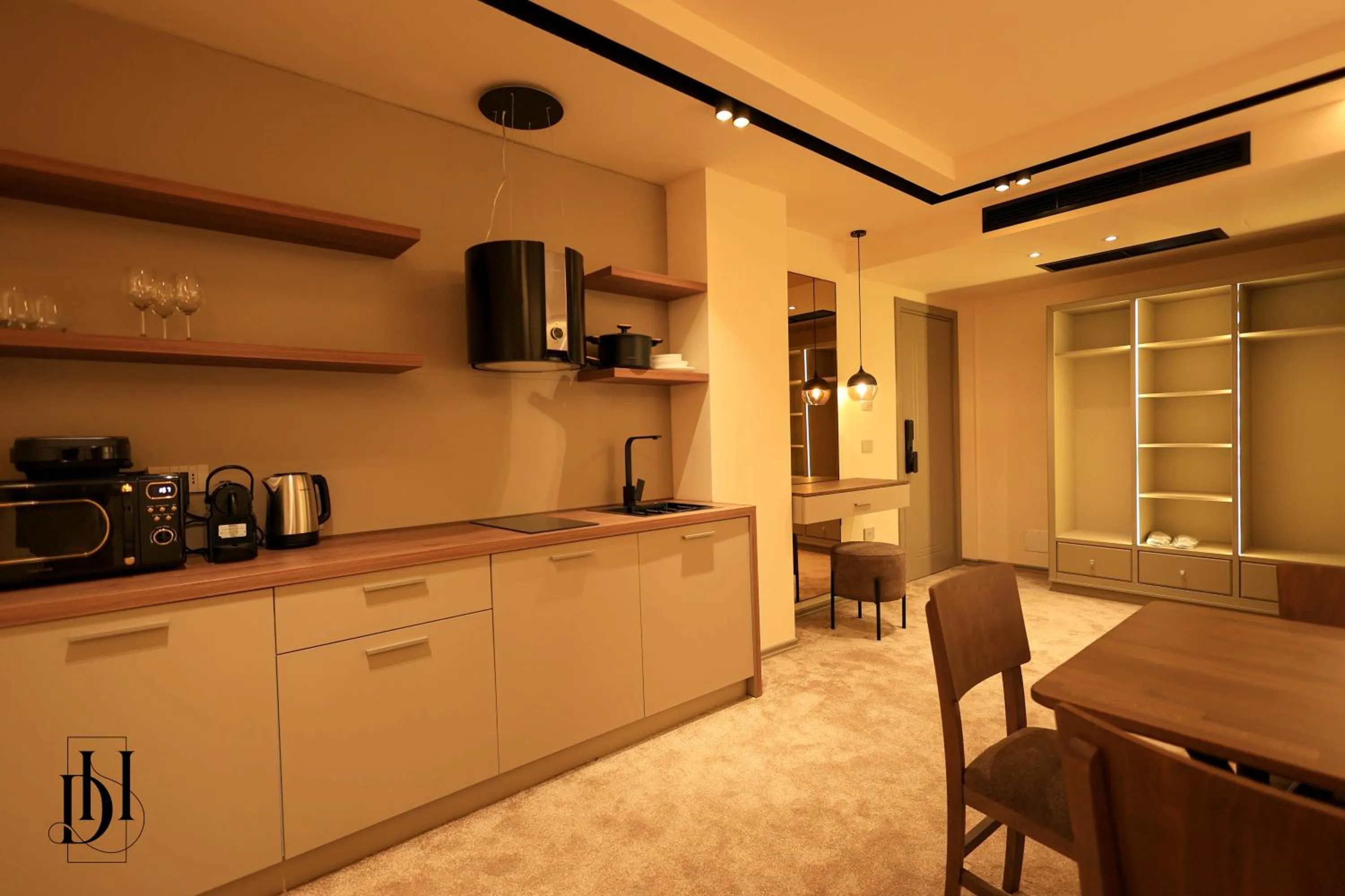Kitchen or kitchenette in DeHa Rooms & Apartments