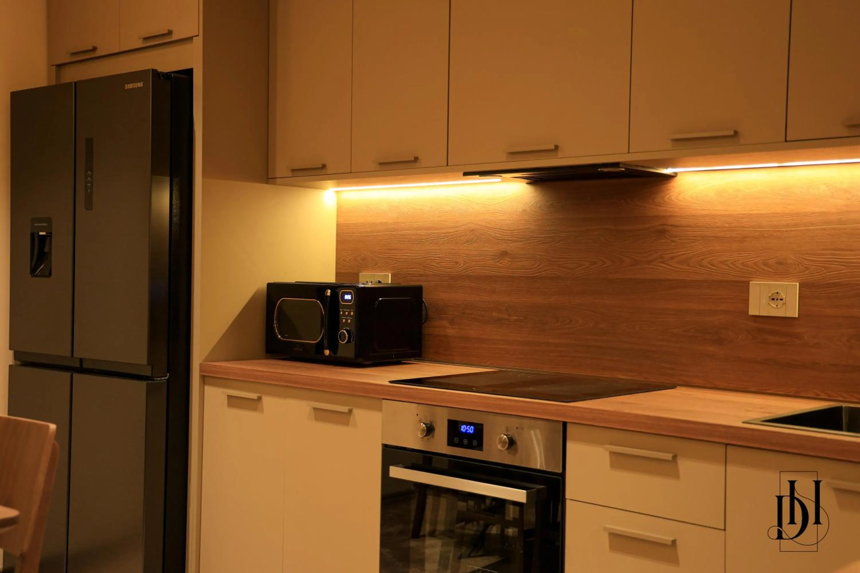 Kitchen or kitchenette in DeHa Rooms & Apartments