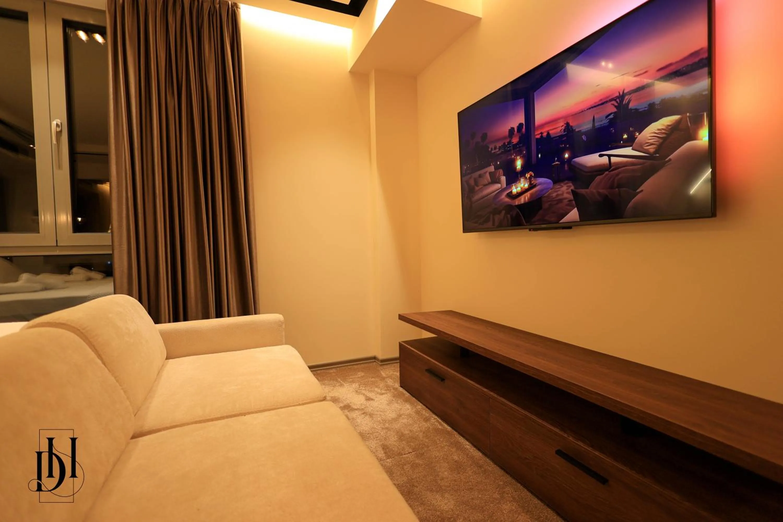 TV and multimedia in DeHa Rooms & Apartments