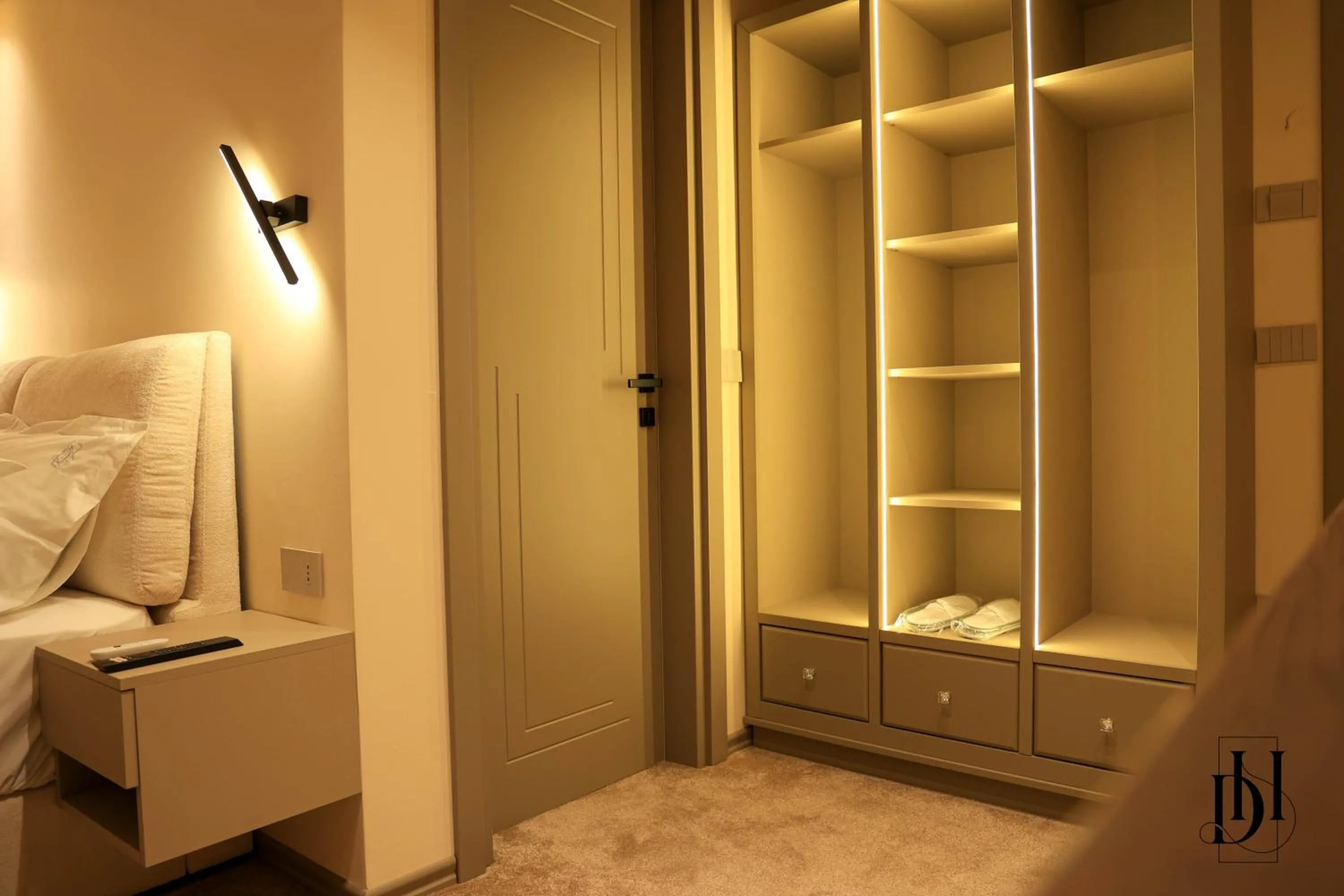 View (from property/room), Bed in DeHa Rooms & Apartments
