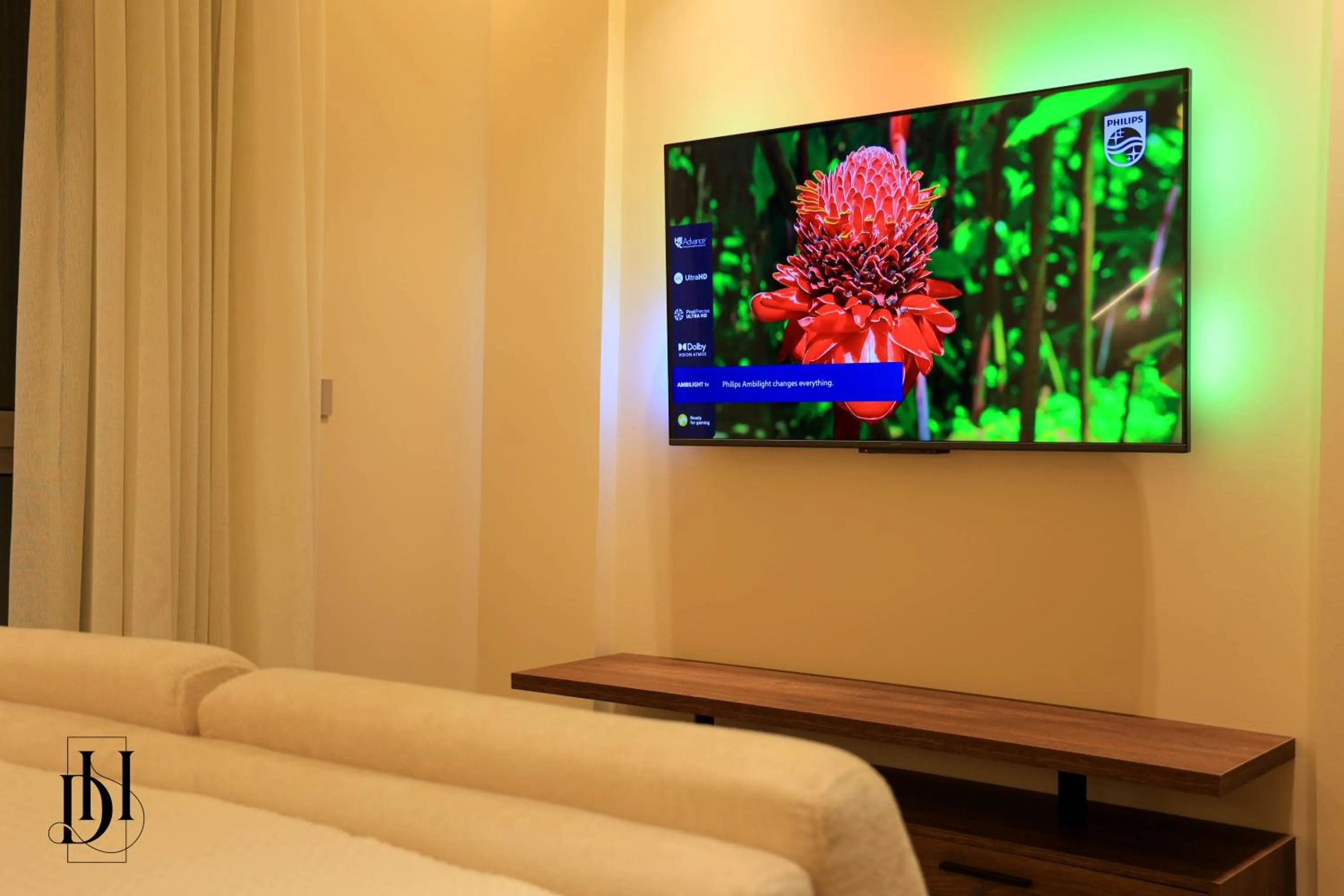 TV and multimedia, Bed in DeHa Rooms & Apartments