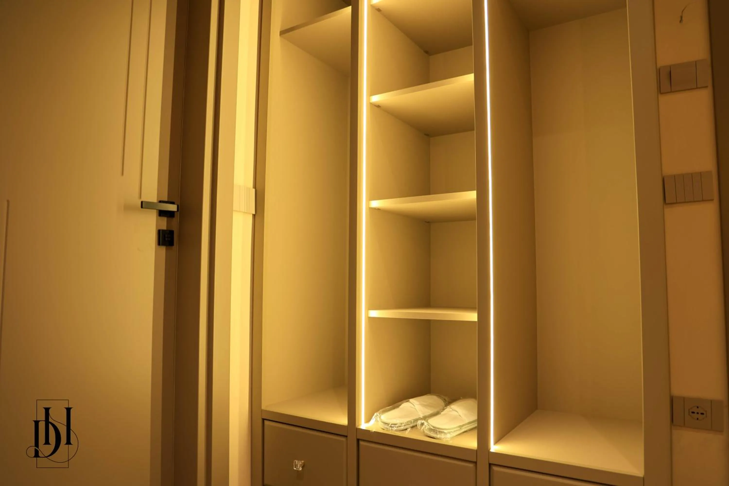 wardrobe in DeHa Rooms & Apartments
