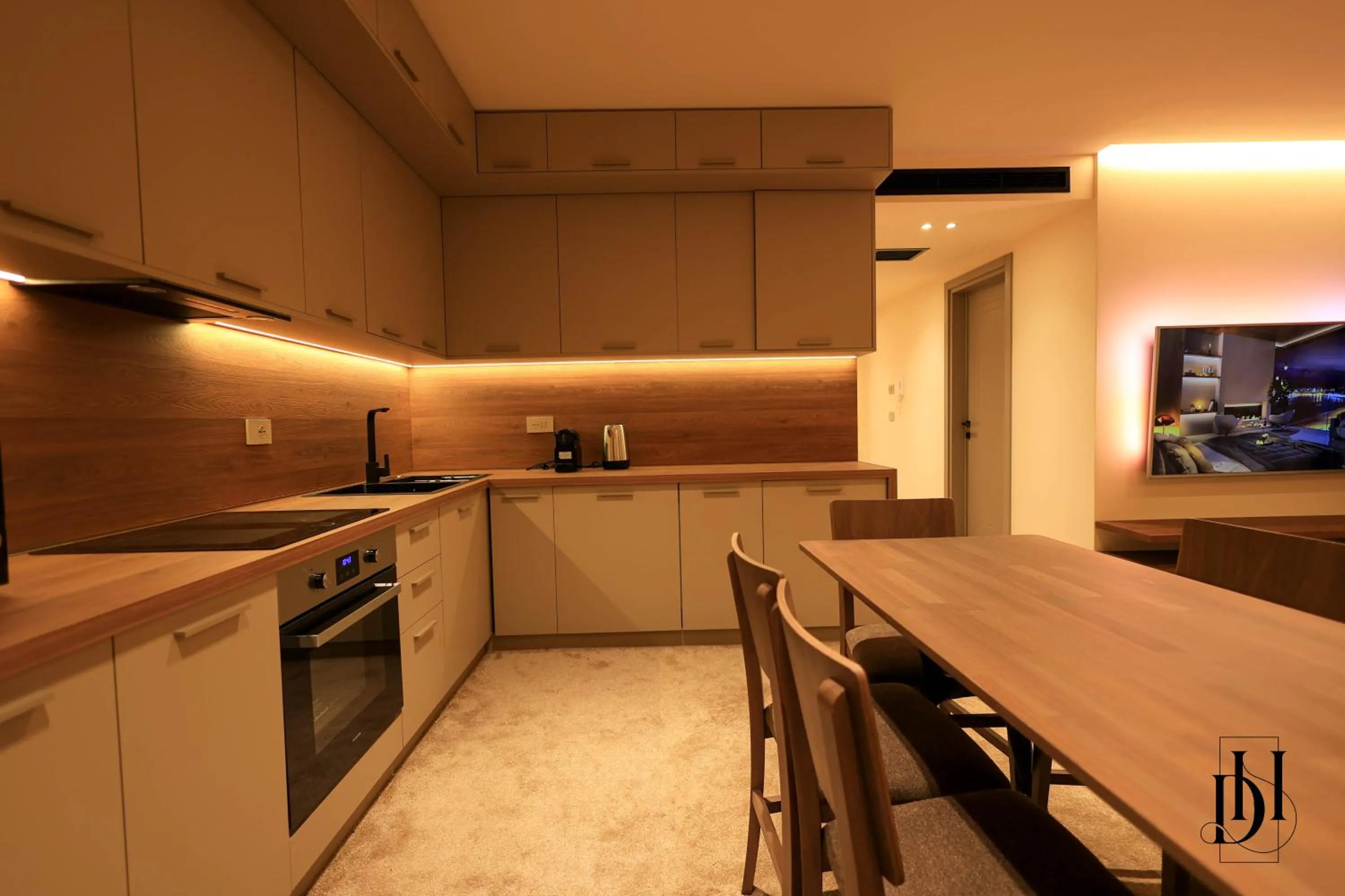Kitchen or kitchenette in DeHa Rooms & Apartments