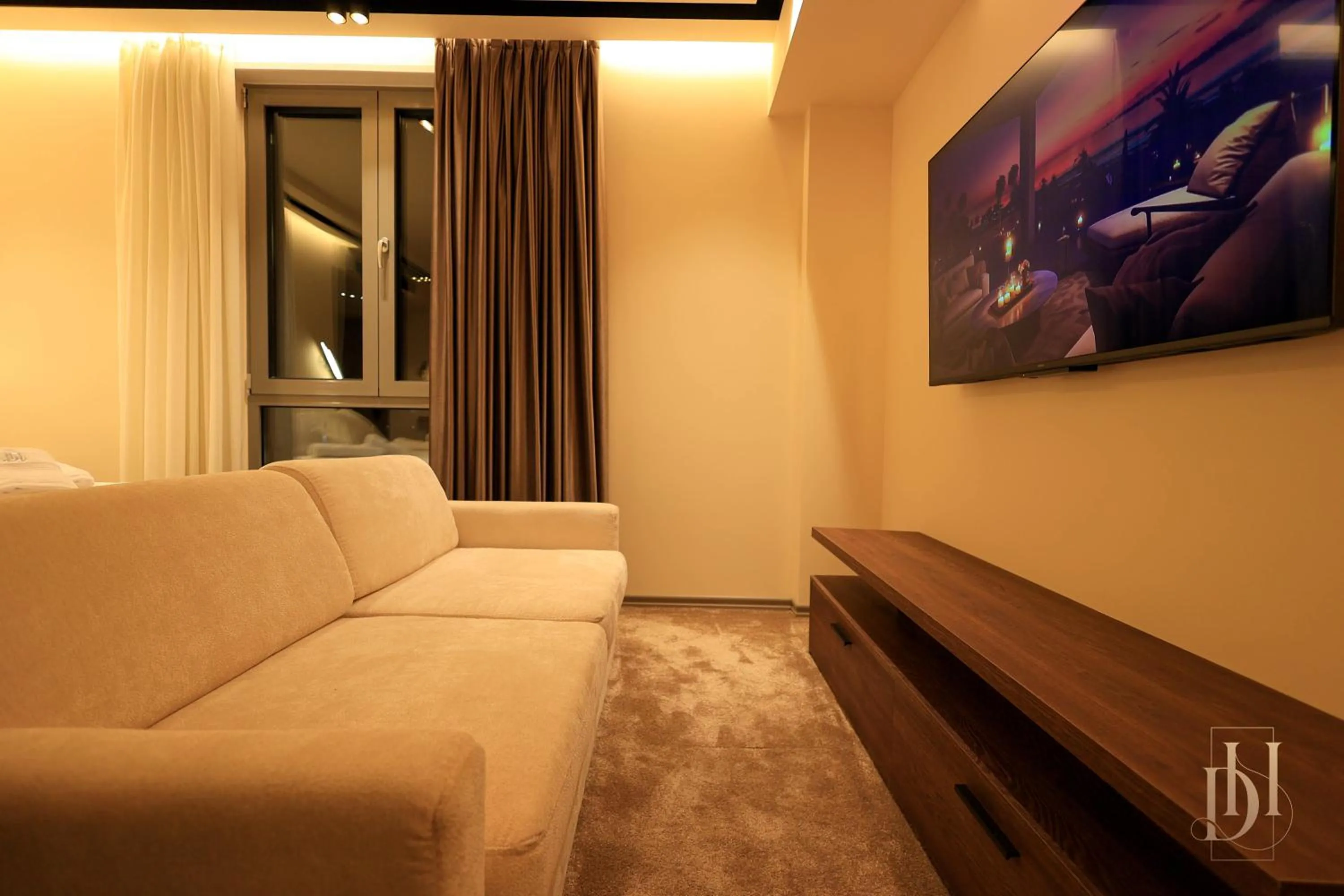 TV and multimedia in DeHa Rooms & Apartments