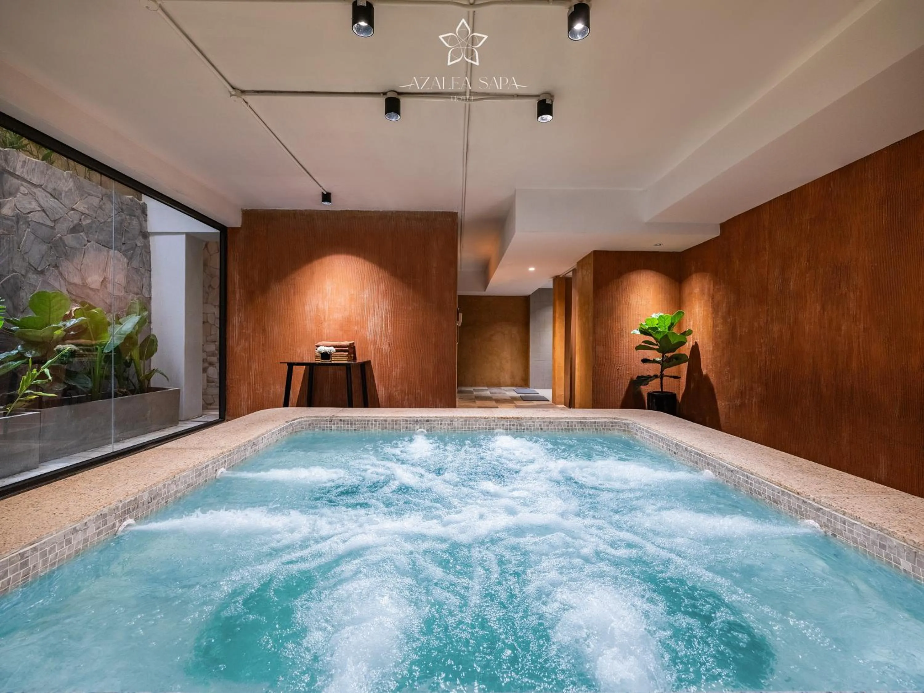 Hot Tub in Azalea Sapa Hotel