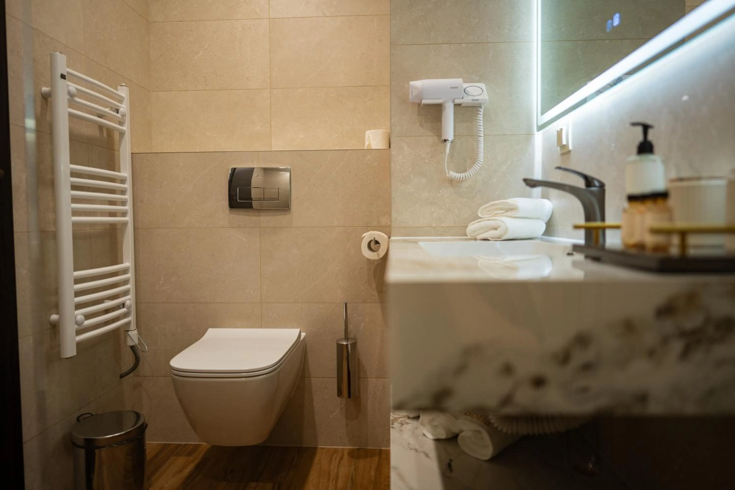 Shower in Aurora Sofia