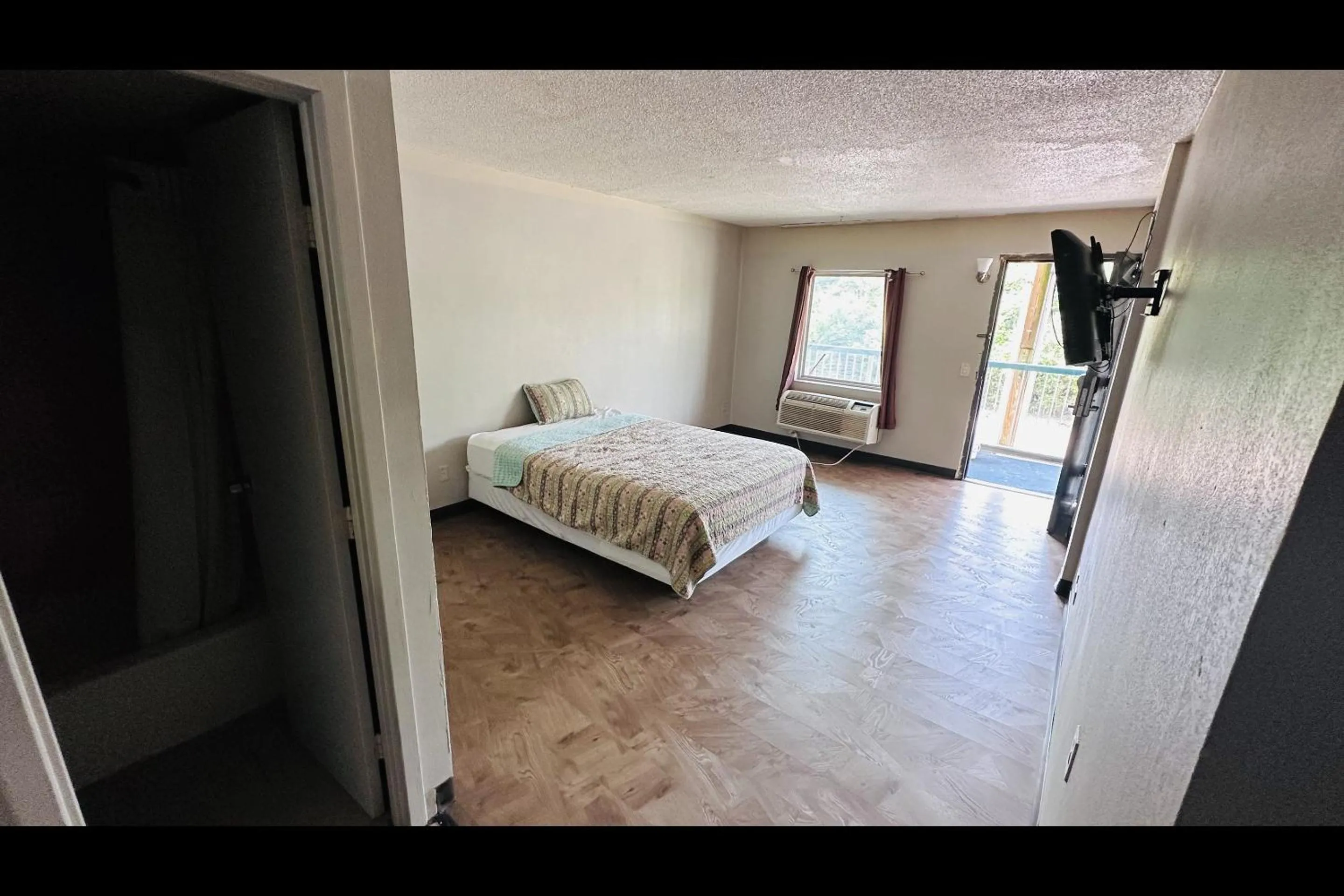 Bedroom, Bed in Hallmark Inn By OYO Fort Wayne