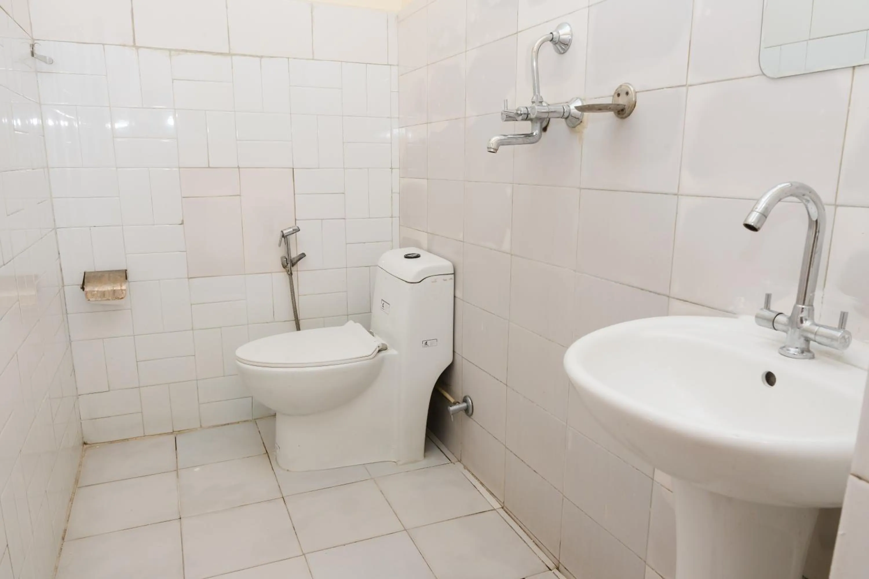 Toilet in Rightway Hotel & Restaurant