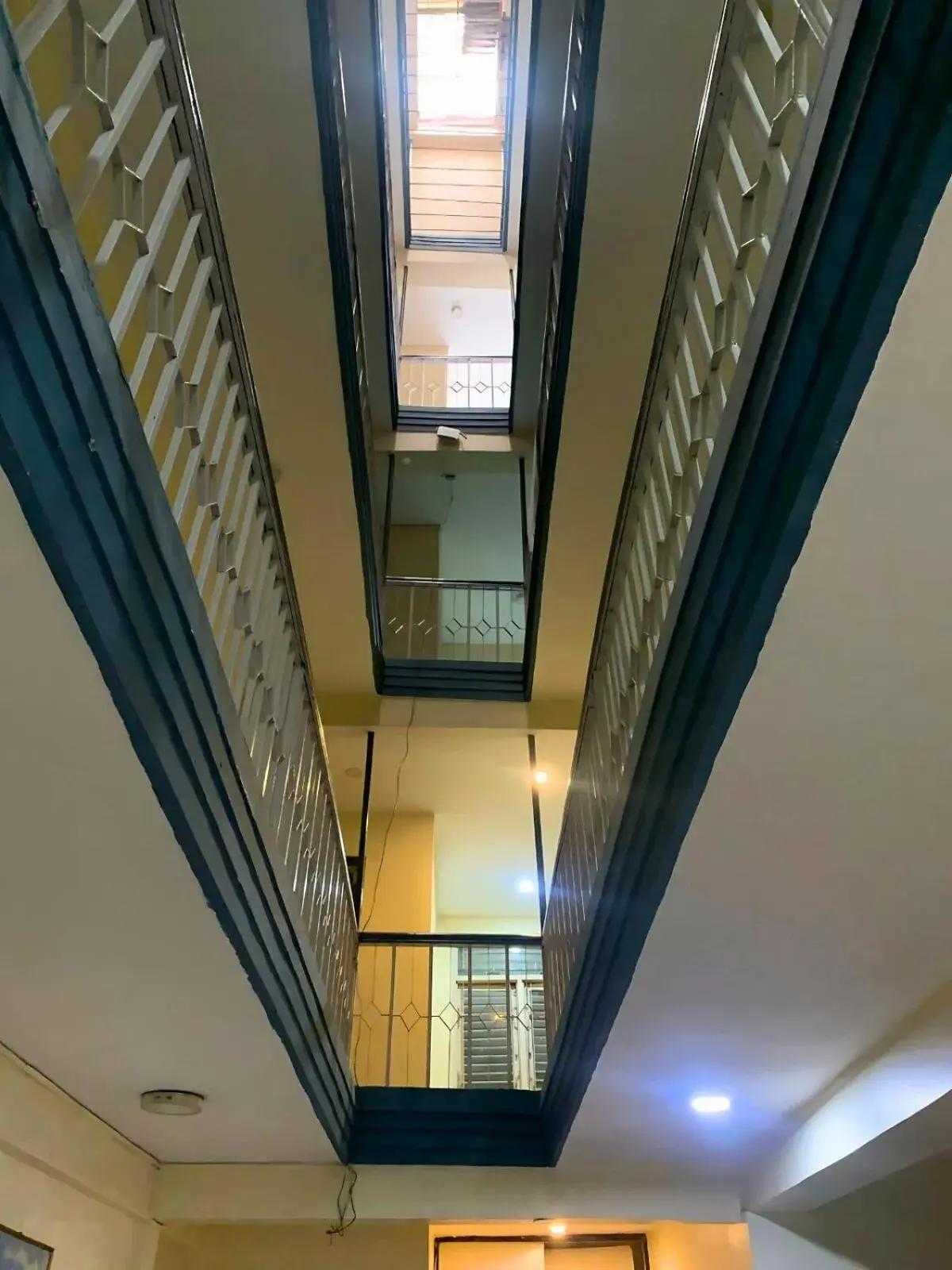 Property building in Rightway Hotel & Restaurant Property building in Rightway Hotel & Restaurant