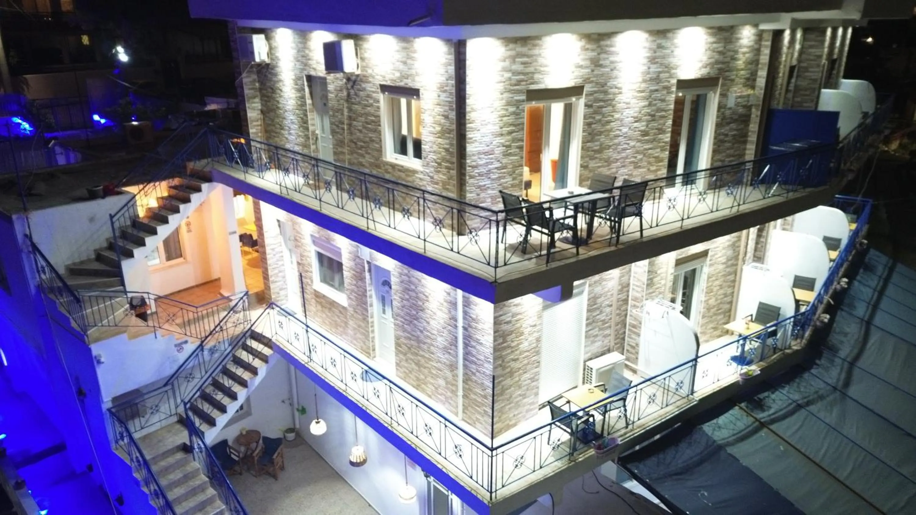 blue Hotel