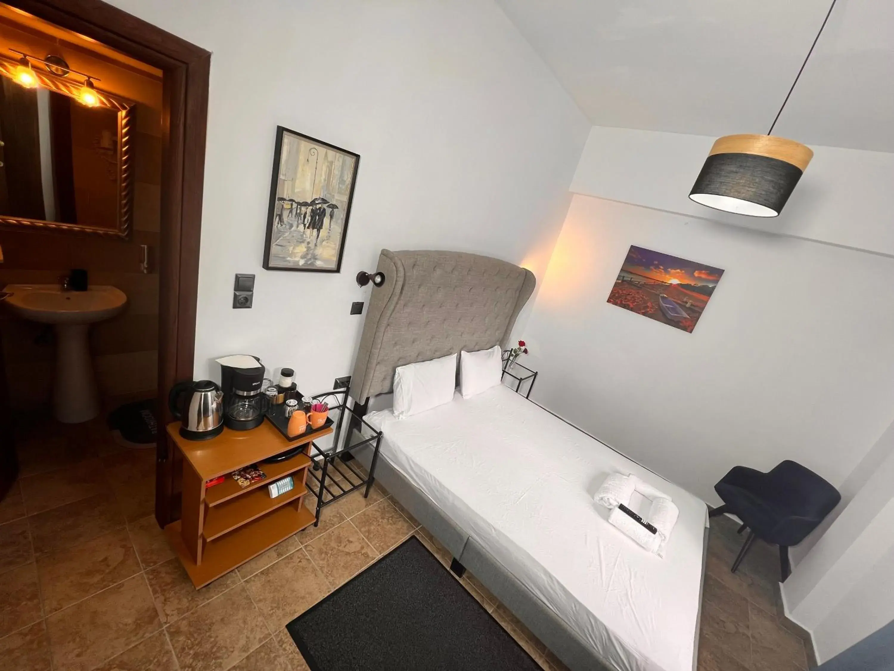 Deluxe Double Room in blue Hotel Deluxe Double Room in blue Hotel