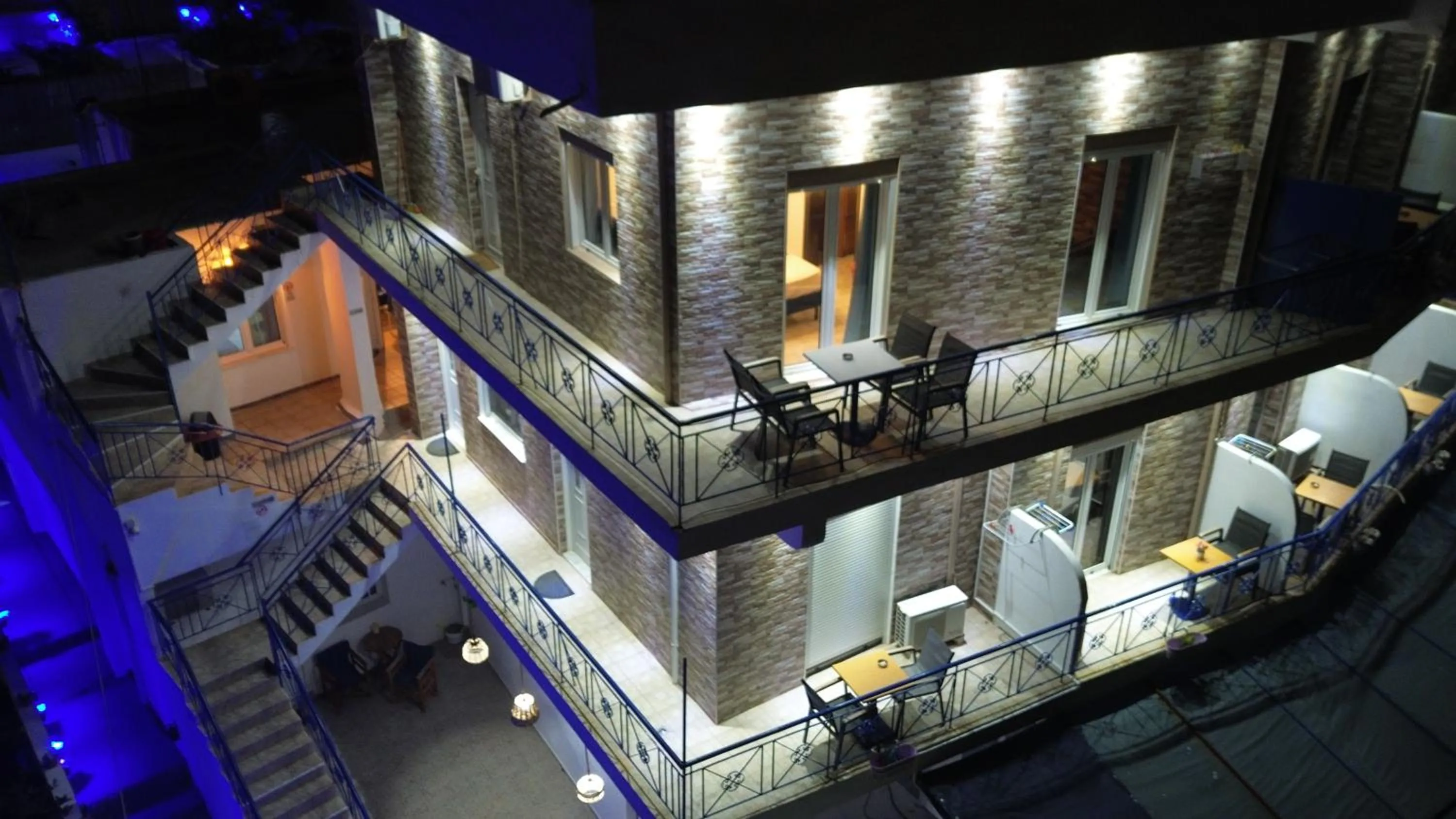 blue Hotel