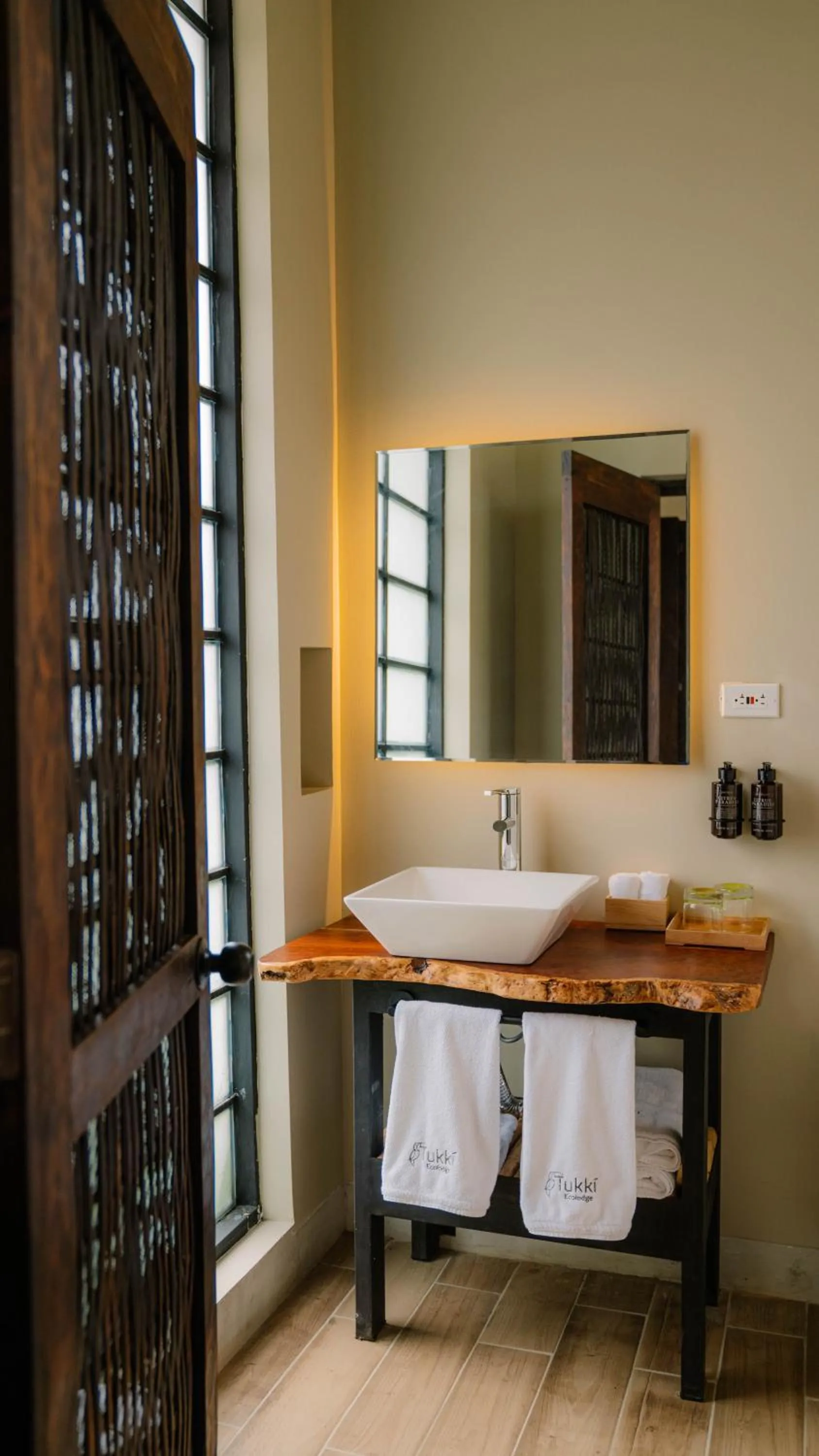Bathroom in Tukki Ecolodge Hotel