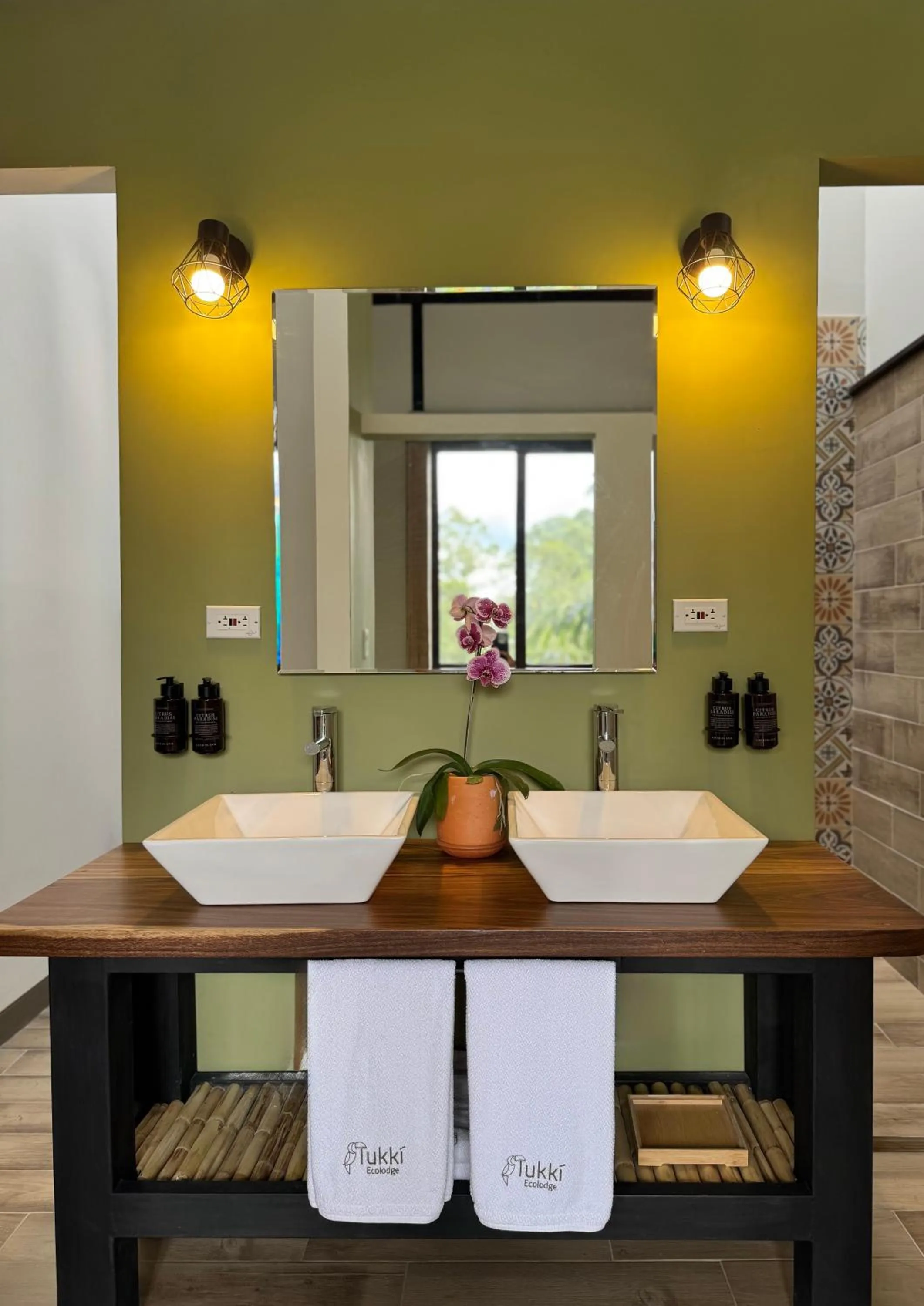 Bathroom in Tukki Ecolodge Hotel