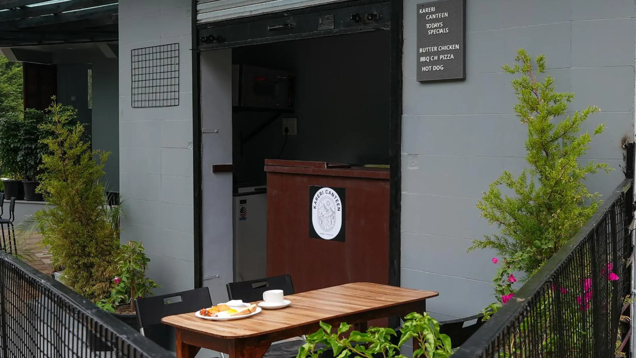 Restaurant/places to eat in Sort By Stays, Kareri Restaurant/places to eat in Sort By Stays, Kareri