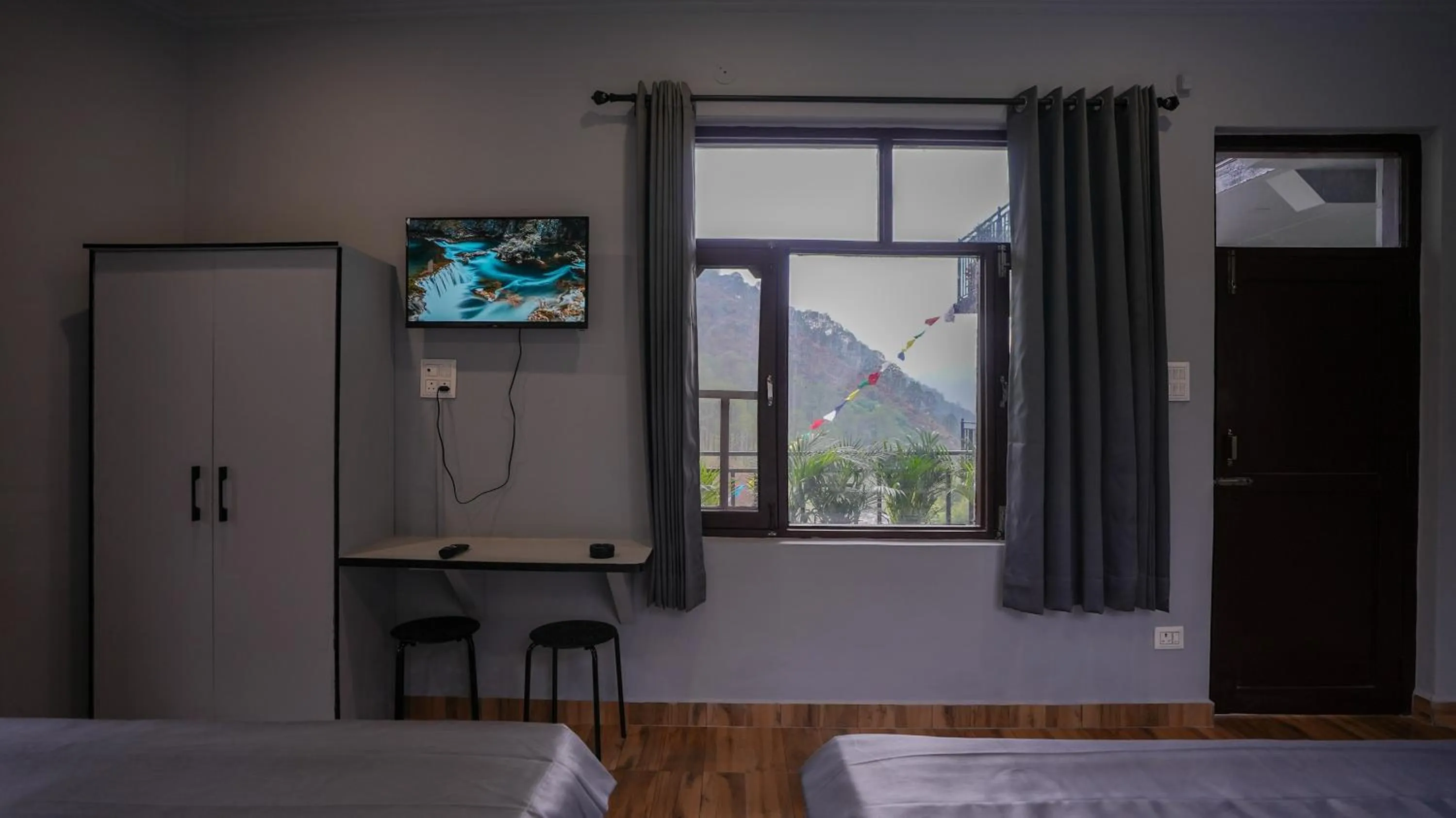 TV and multimedia, Bed in Sort By Stays, Kareri