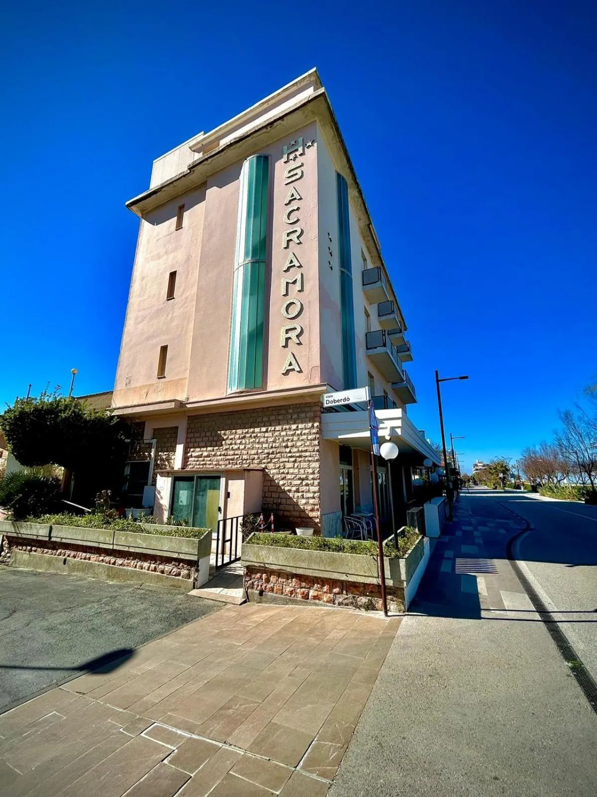 Property building in Hotel Sacramora