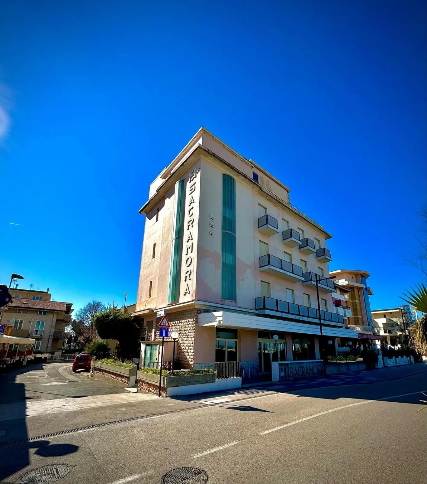 Property building in Hotel Sacramora