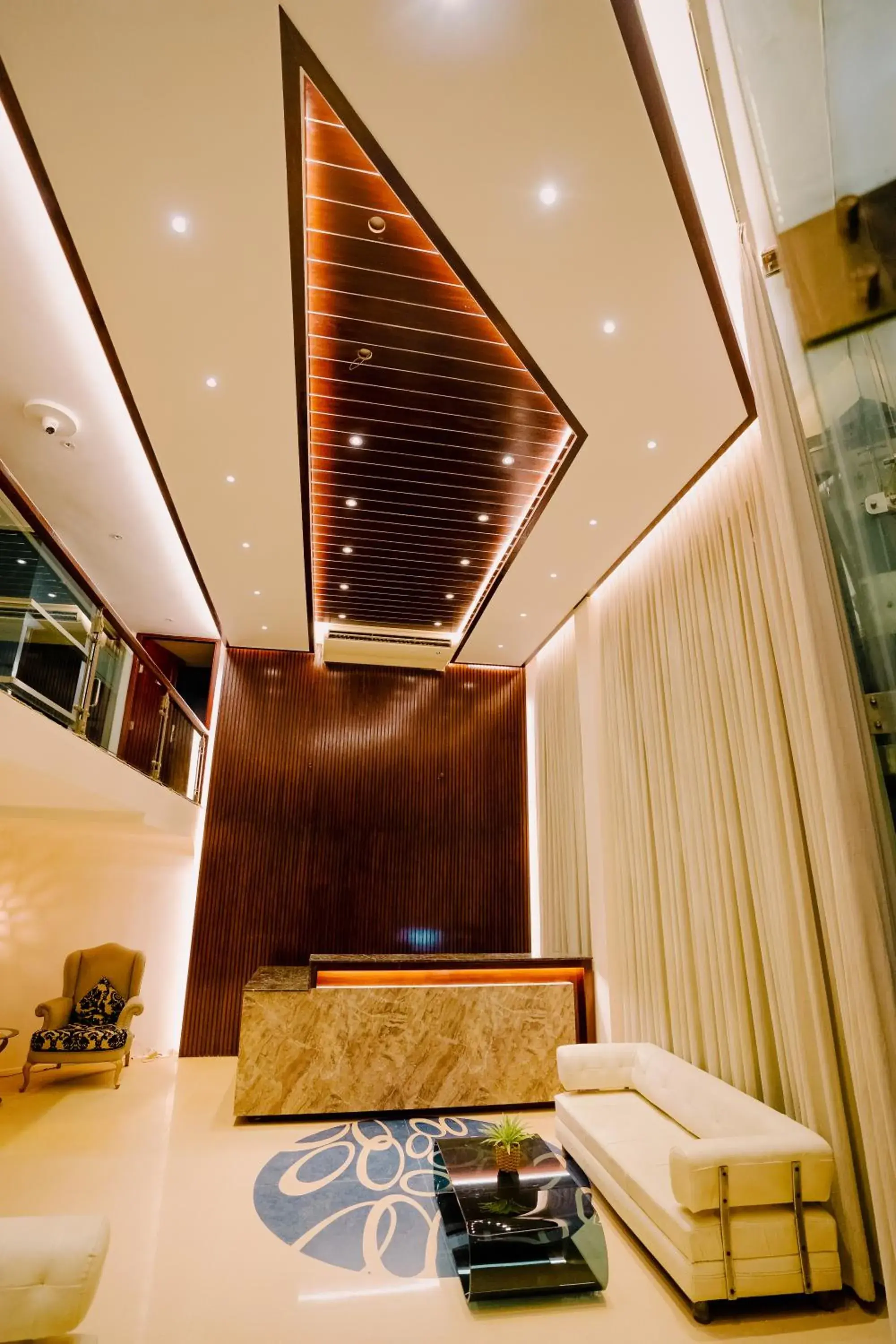 Property building in Royal Residence Dhaka Property building in Royal Residence Dhaka